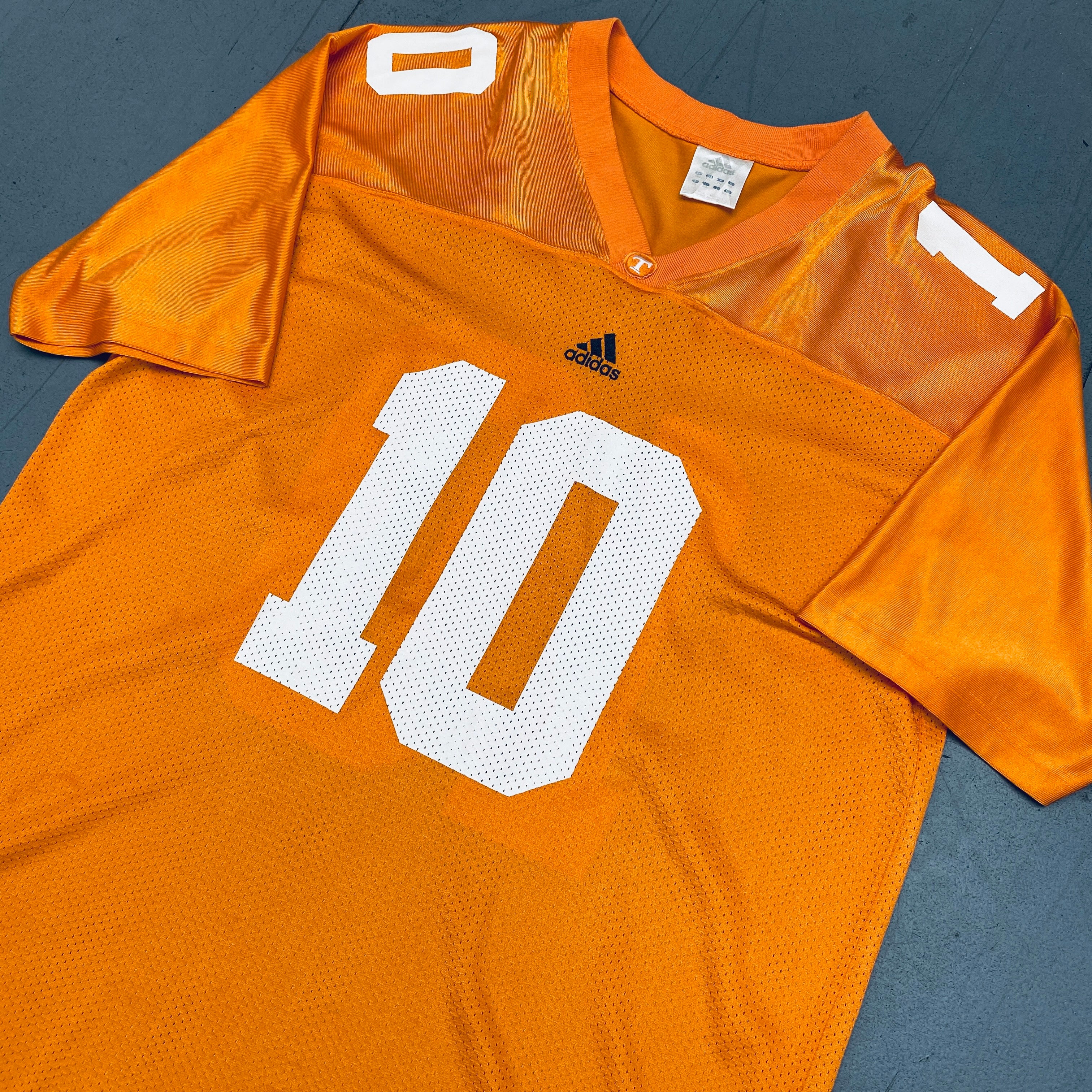 Erik Ainge Tennessee Volunteers No. 10 Adidas Jersey XXL - Perfect for Game Days, Tailgating & Fan Collections