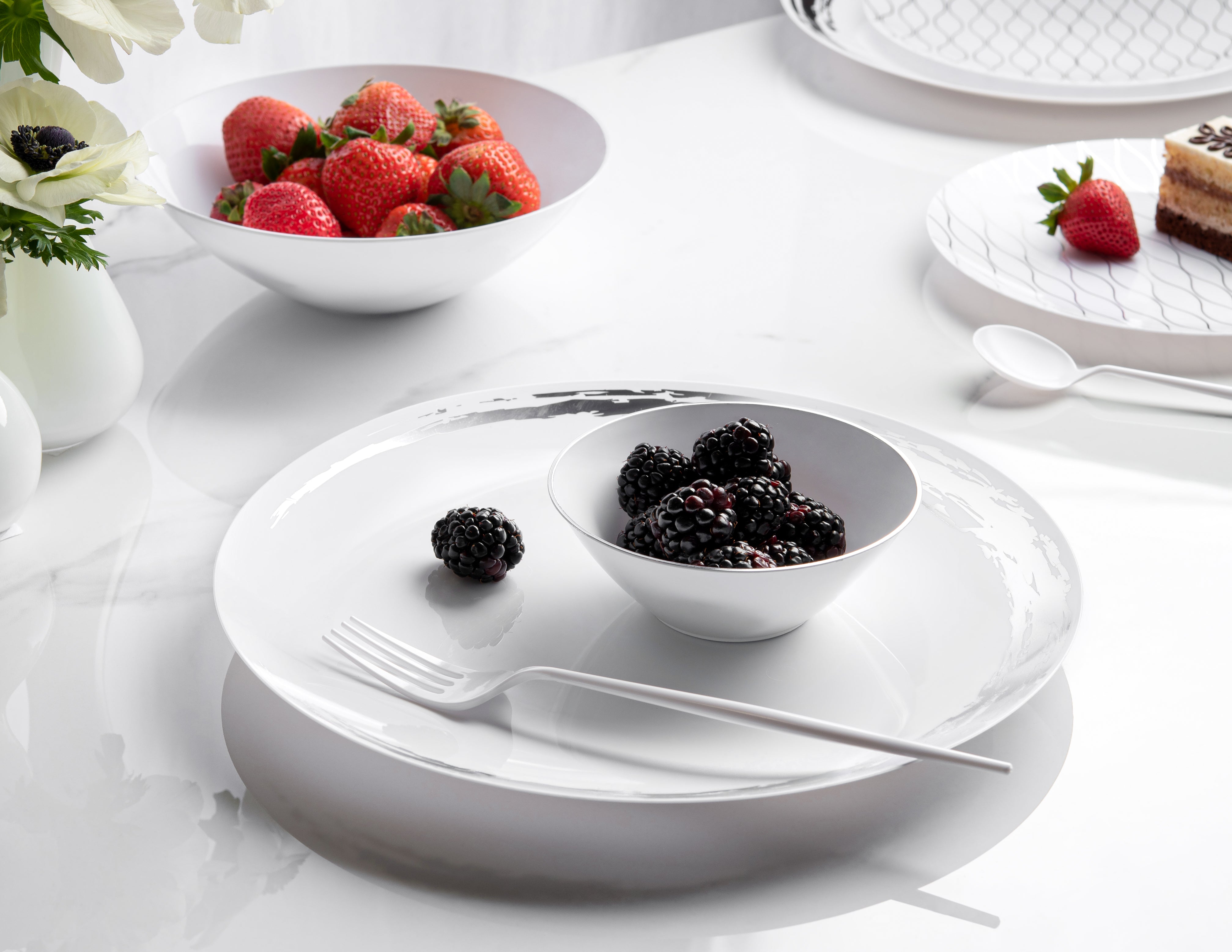 5 Inch Round Plastic Dessert Bowls (6 Ounce) 20 Pack - BPA Free, Eco-Friendly & Reusable - Perfect for Ice Cream, Pudding, Fruit Salad & Party Serving - Dishwasher Safe & Stackable Storage