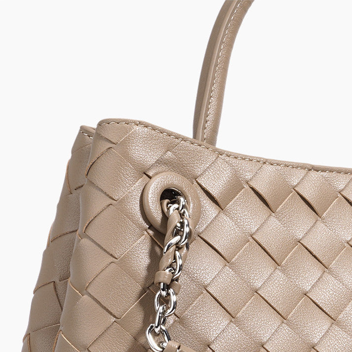Stylish Woven Leather Crossbody Chain Bag for Women - Trendy Handbag Purse with Adjustable Strap - Perfect for Parties, Dating & Daily Use