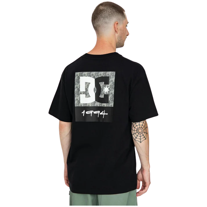 Mc Division Star T-Shirt - Black - DC Comics Graphic Tee for Men & Women - Casual Wear, Street Style, Fan Merchandise