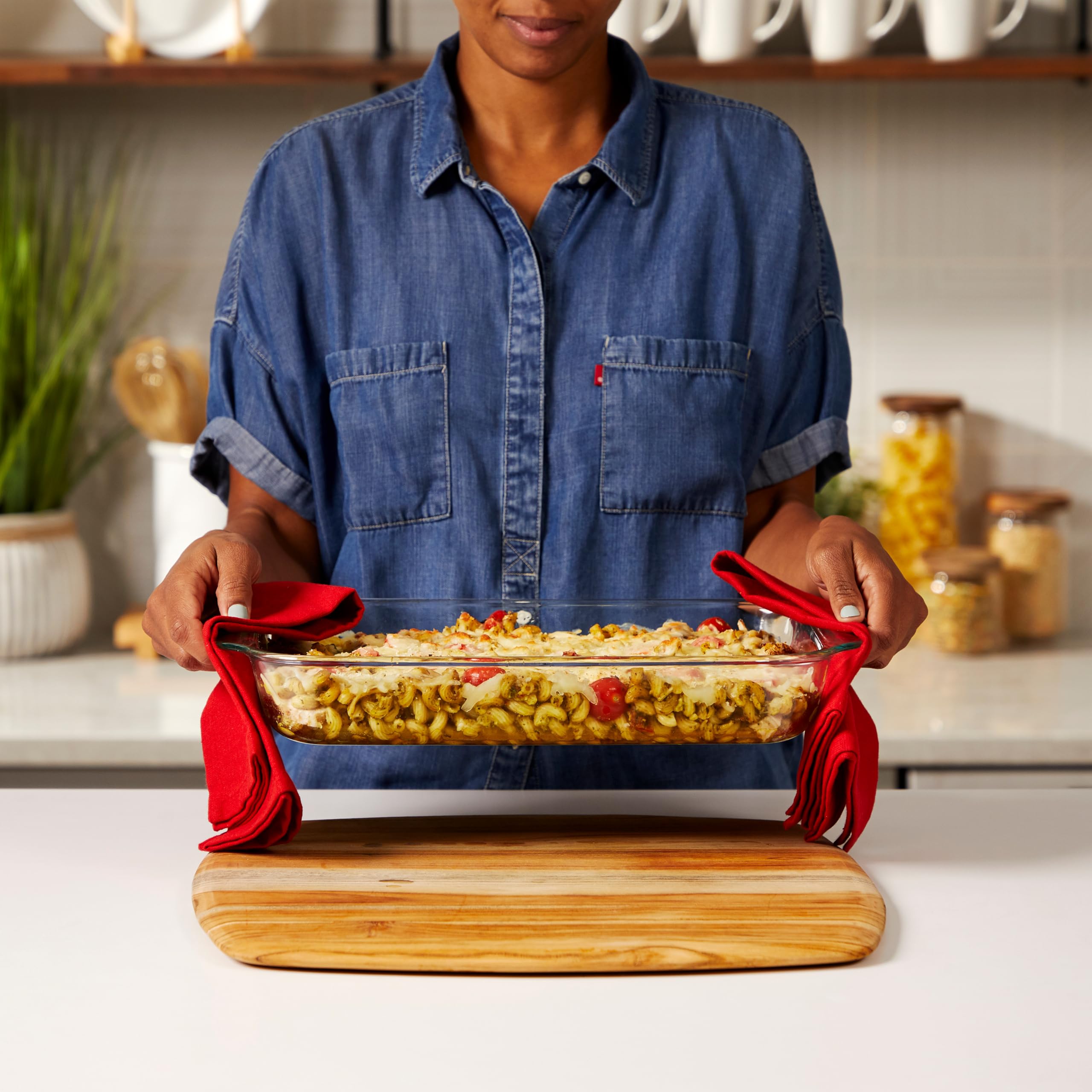 Pyrex Basics 3 QT Glass Baking Dish with Plastic Lid - Oven, Freezer & Microwave Safe Casserole Dish & Food Storage Container - Perfect for Baking, Meal Prep & Leftovers