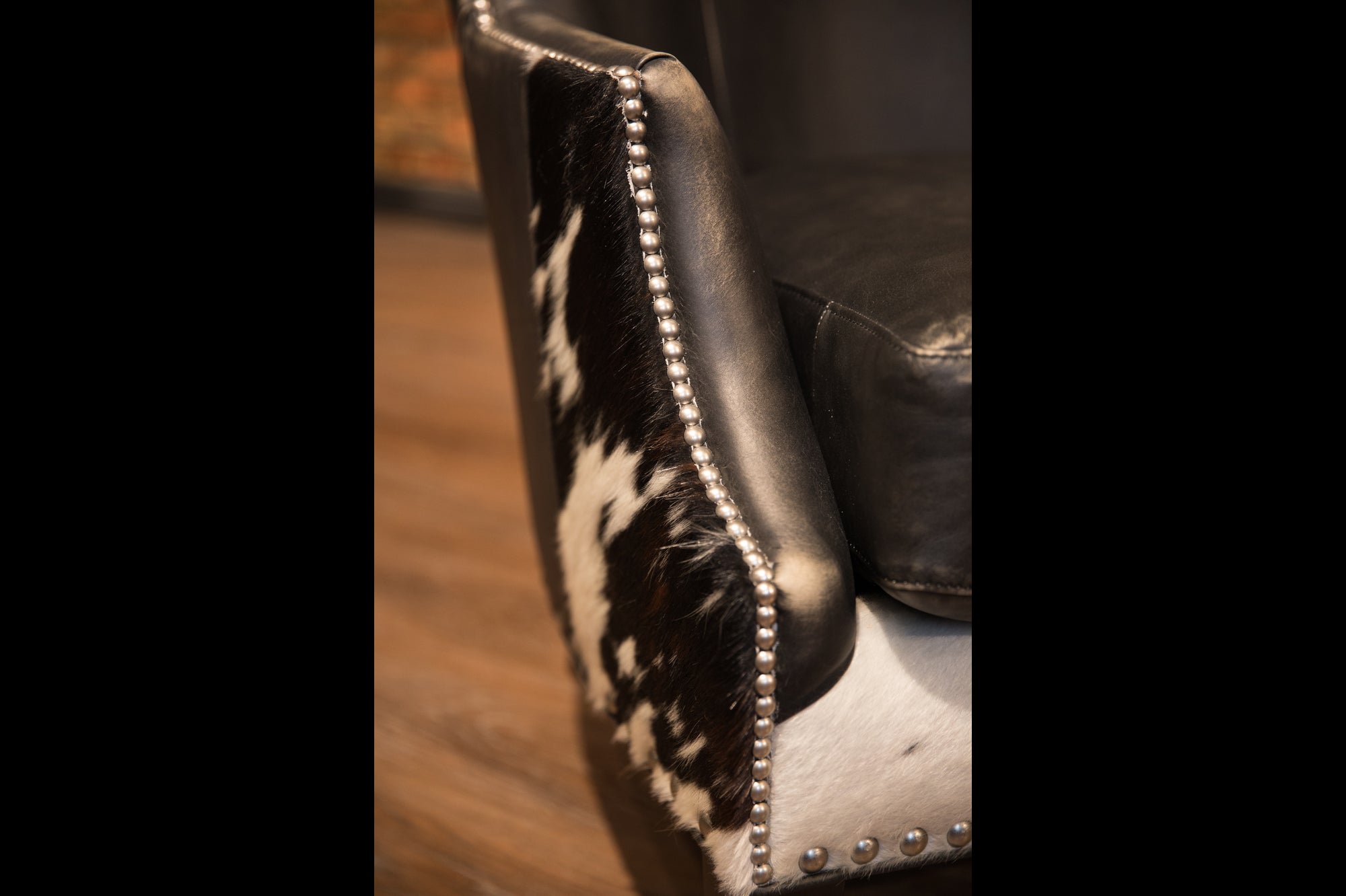 Premium Wayne Leather Chair - Modern Office & Living Room Furniture - Comfortable Ergonomic Design for Home & Workspace