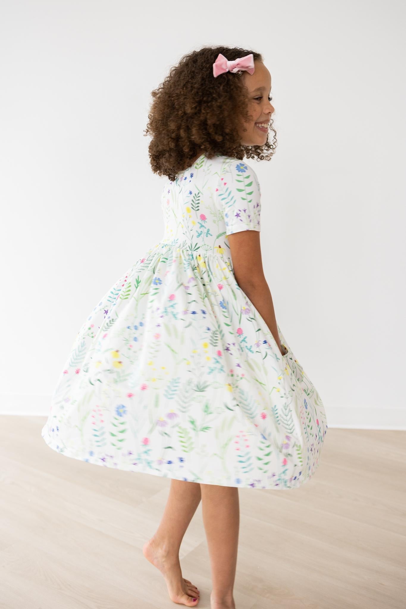 Spring Dandelion Floral Short Sleeve Pocket Twirl Dress for Women | Casual Summer Sundress for Beach, Picnic & Outdoor Activities