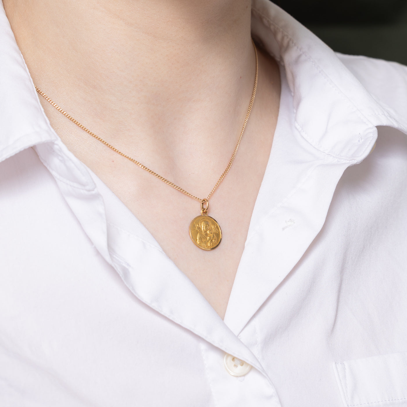 Vintage Italian Our Lady of Perpetual Help Pendant Necklace - Religious Catholic Medal Jewelry for Women - Perfect for Gifts, Prayer & Everyday Wear