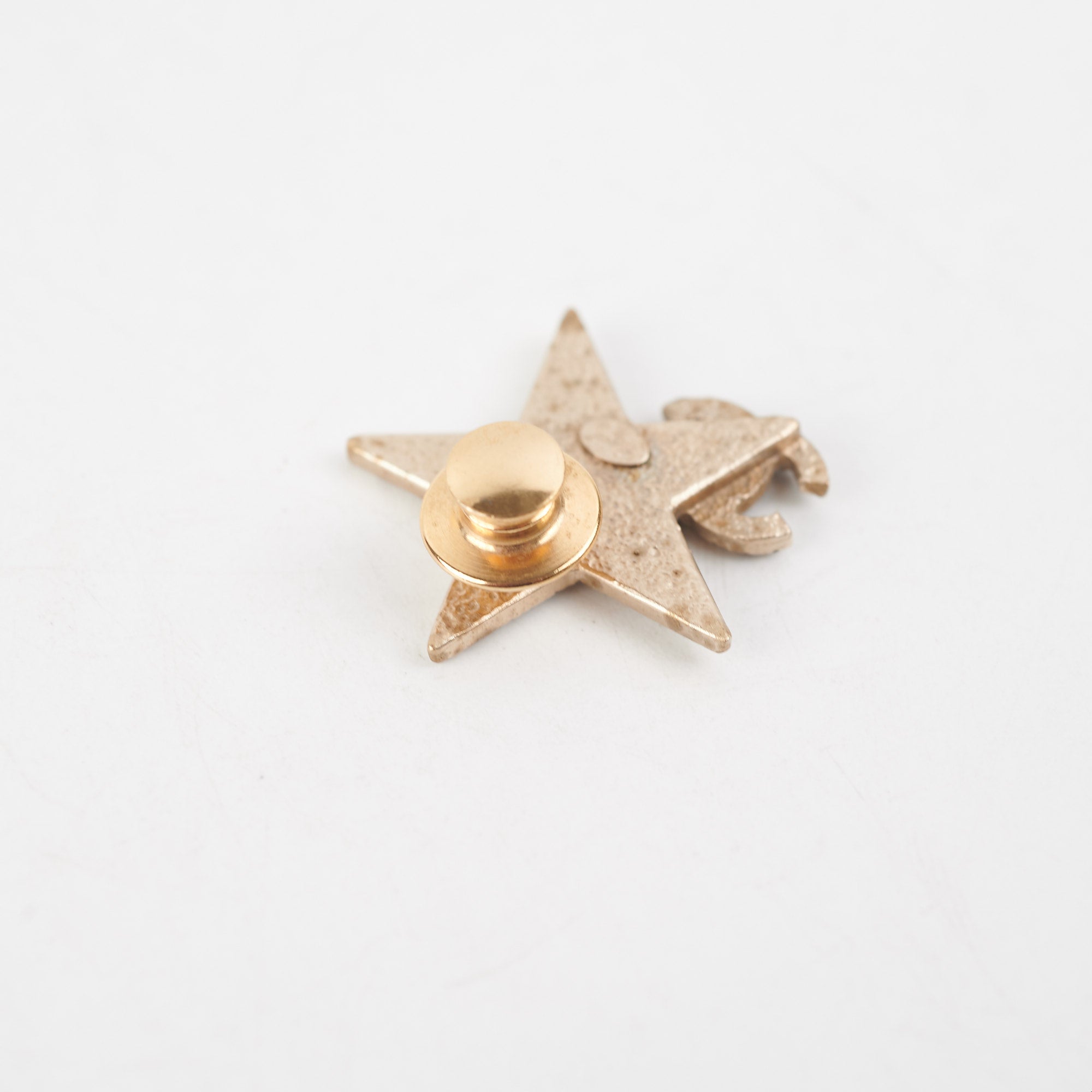 Chanel CC Star Crystal Brooch Pin - Elegant Fashion Accessory for Women, Perfect for Dresses, Jackets & Handbags