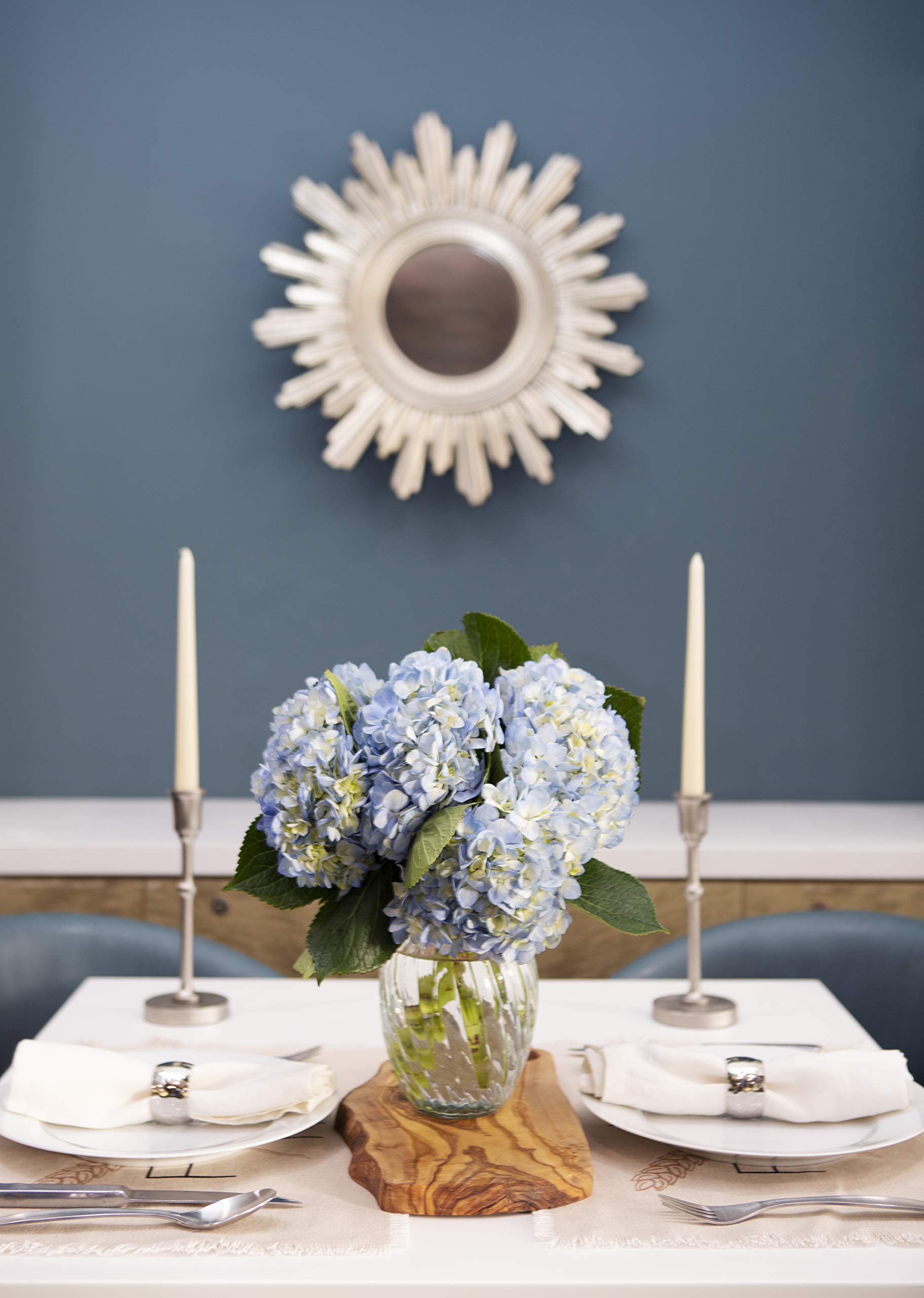 KaBloom Flowers - Easter Collection - Fresh Blue Hydrangea Bouquet (6 Stems with Vase) - Perfect Gift for Birthday, Anniversary, Thank You, Valentine's Day & Mother's Day - Ideal for Home Decor, Wedding Centerpieces & Office Floral Arrangements