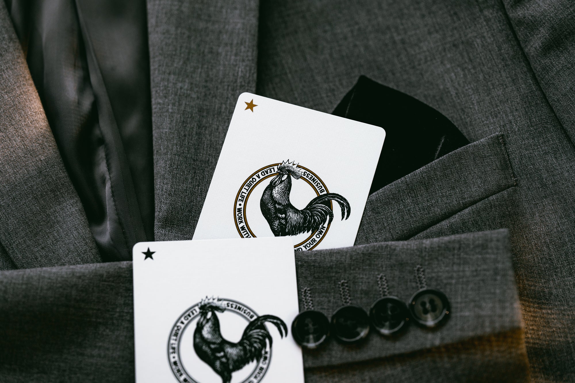 Premium Luxury Playing Cards - Table Players Vol. 06 - Elegant Poker & Card Games for Casino Nights, Magic Tricks & Collectors