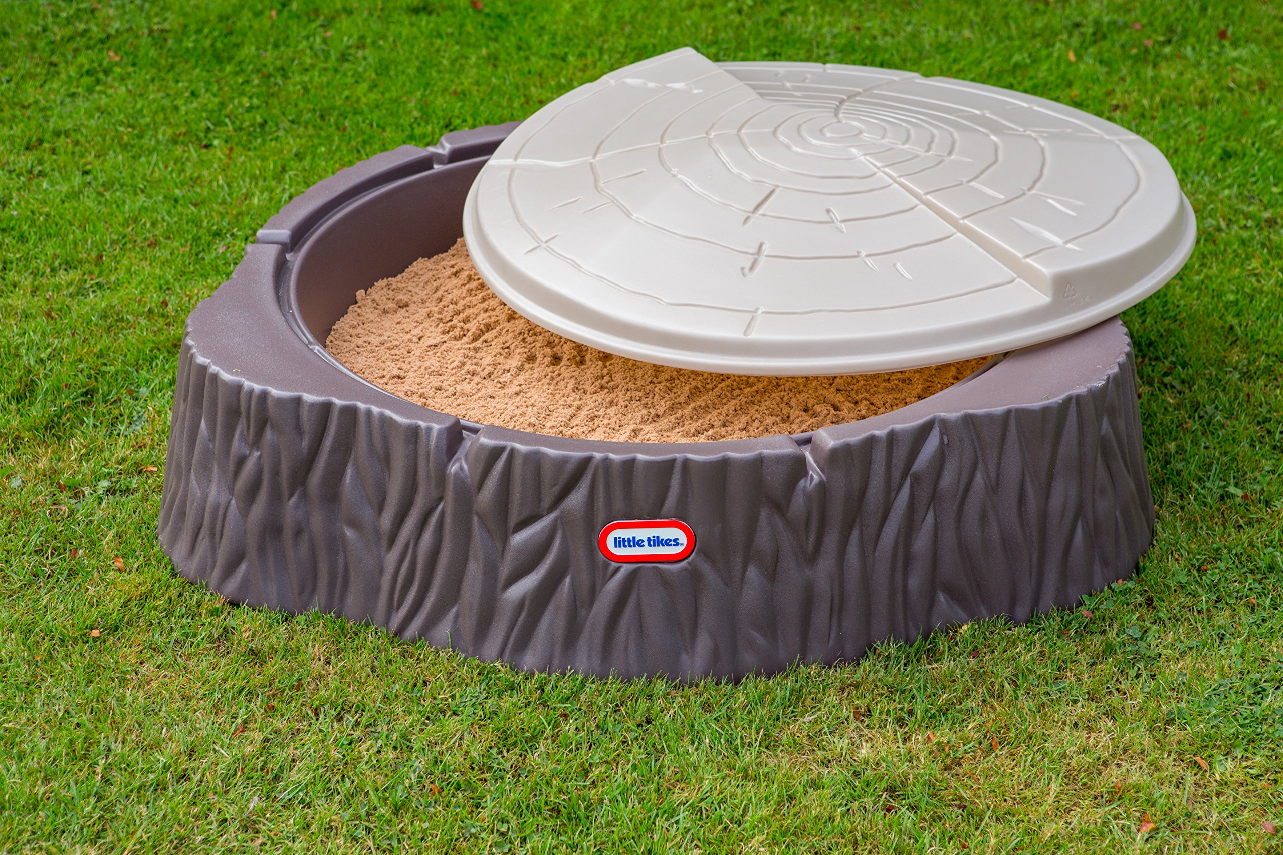 Little Tikes Woodland Sandbox - Tree Trunk Design with Large Play Area, 3 Seats & Cover - Outdoor Sandbox for Kids 24+ Months - Perfect for Backyard, Playground & Daycare Fun