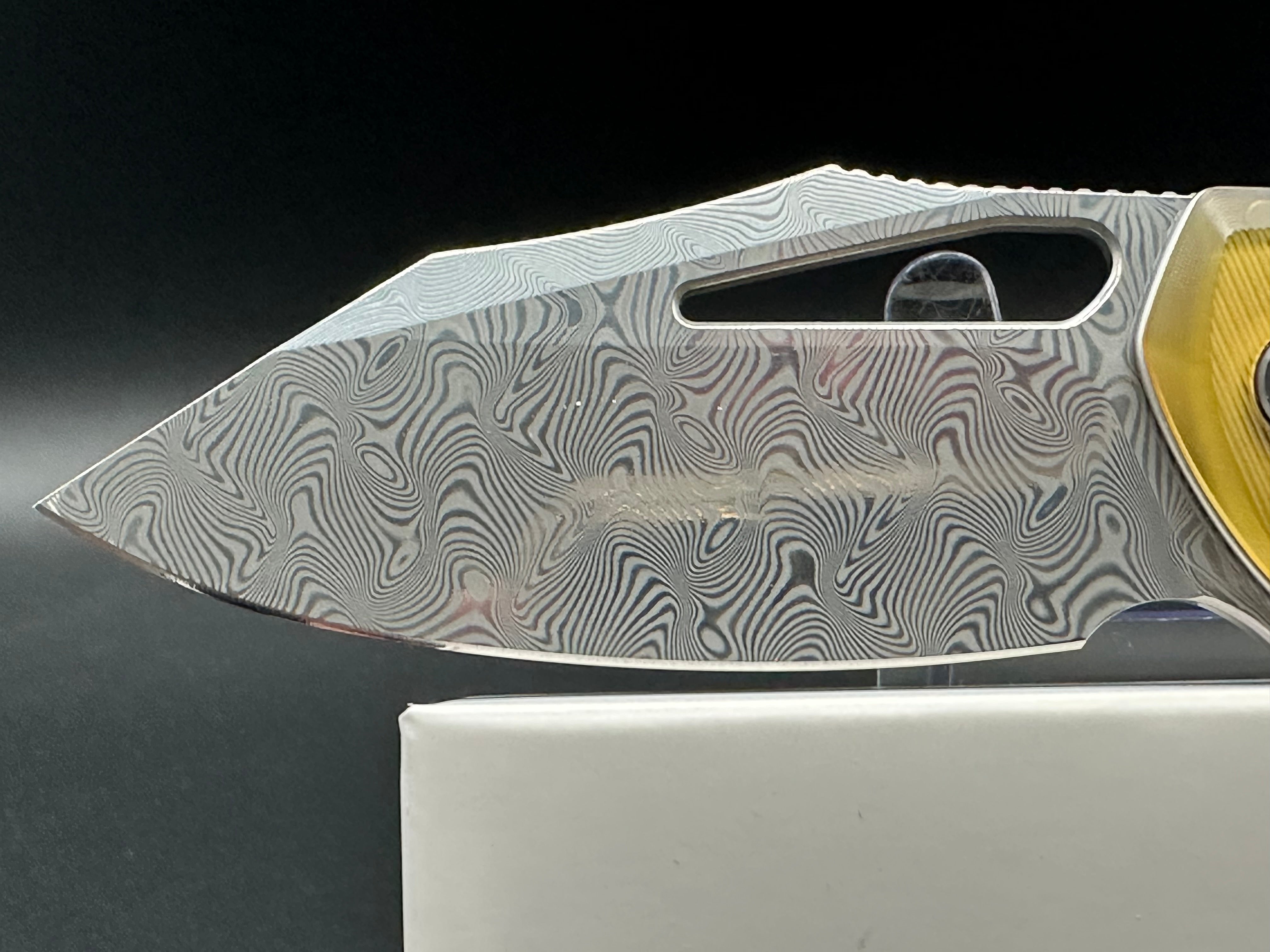 CIVIVI Bulltusk Folding Knife - Polished Ultem Handle, Damascus Steel Blade, Clip Point Design - Perfect for EDC, Outdoor Adventures, and Collectors