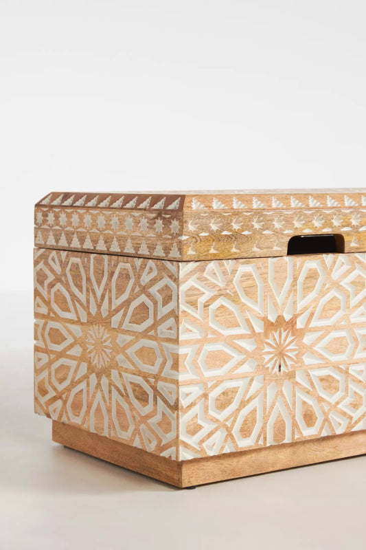 Handcrafted Wooden Albaron Blanket Chest with Intricate Carvings - Stylish Home Storage Organizer for Bedroom, Living Room & Nursery