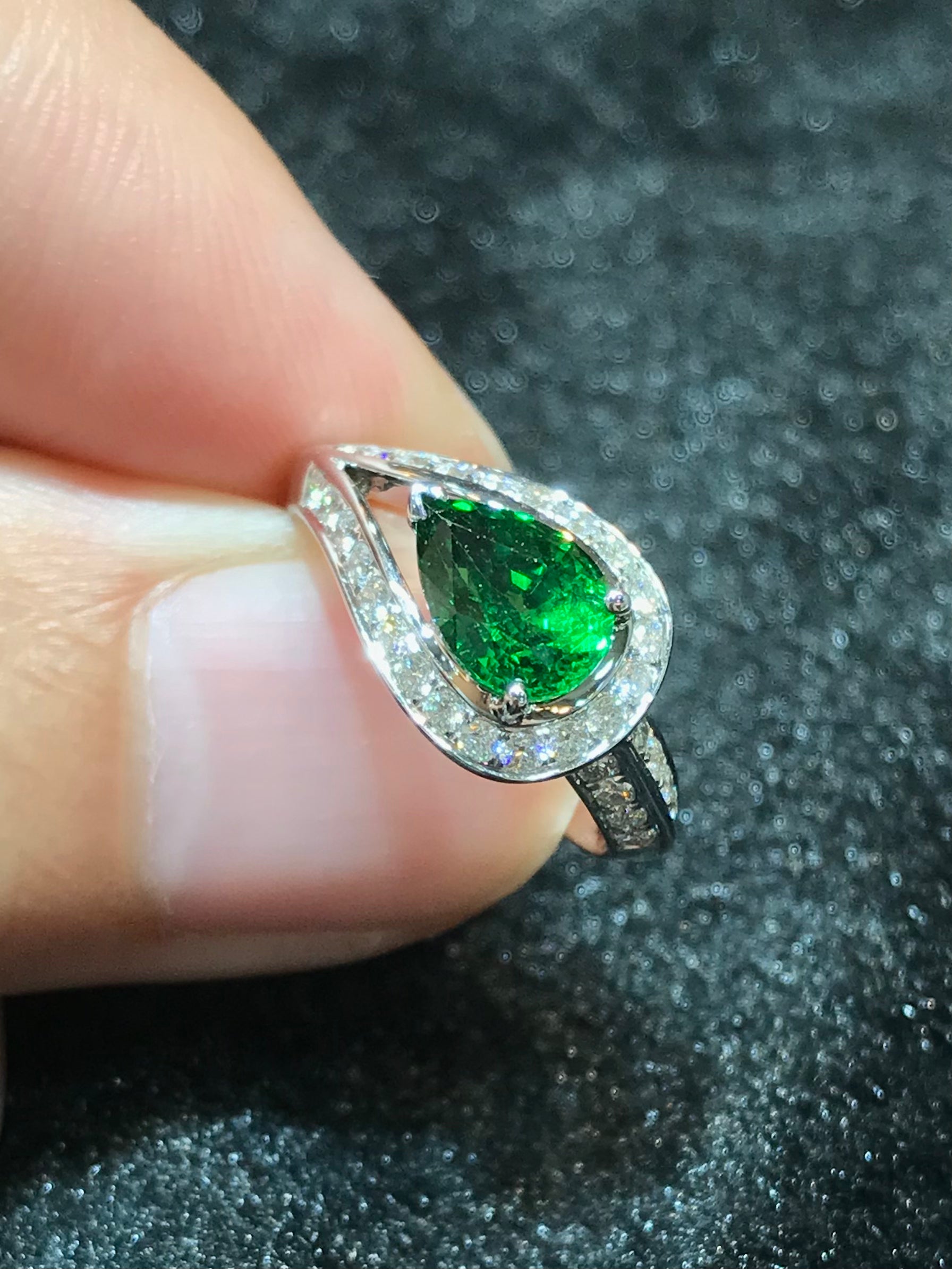 Natural Green Garnet Tsavorite 1.43ct Ring - Elegant Gemstone Jewelry for Women, Perfect for Engagement, Wedding & Special Occasions