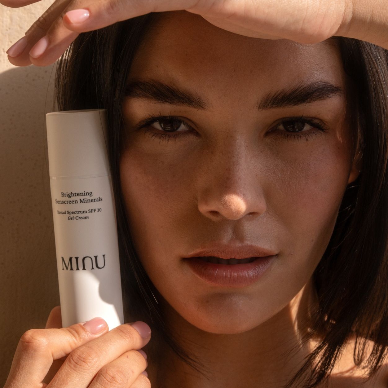 Brightening Mineral Sunscreen SPF 30 Gel Cream - Broad Spectrum UVA/UVB Protection, Non-Greasy & Reef Safe - Perfect for Daily Face & Body Use at Beach or Outdoor Activities