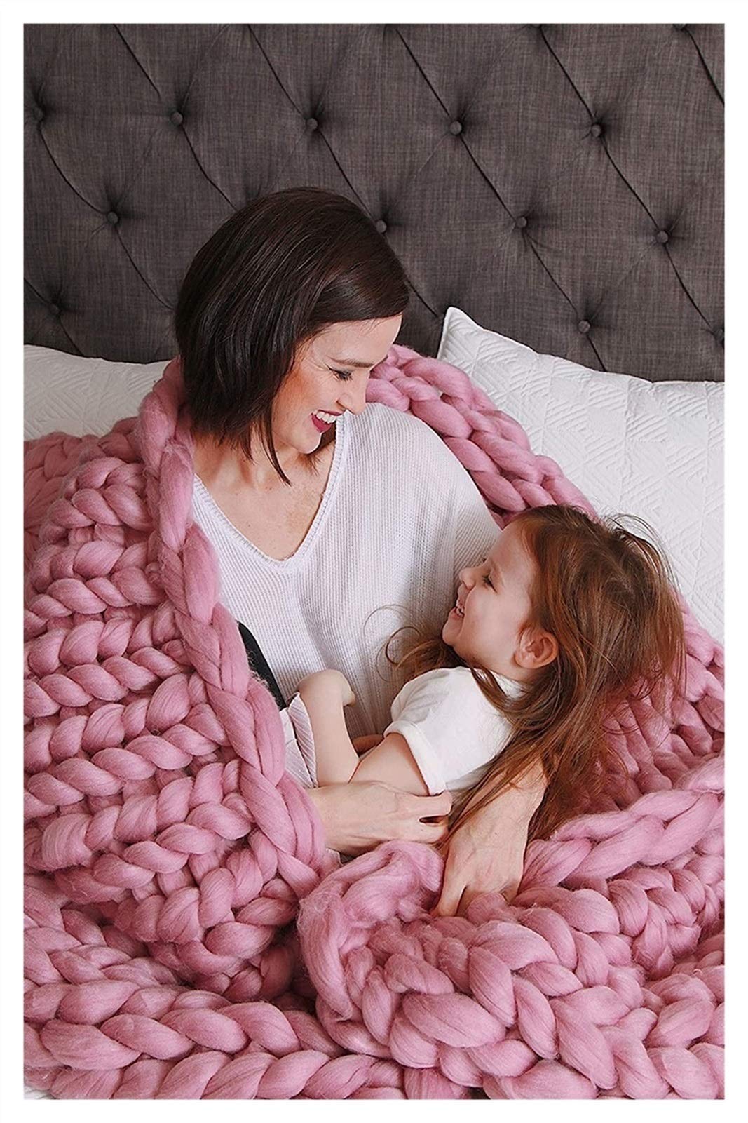 LICHUXIN Oversized Chunky Knit Wool Blanket - 150x200cm Large Cozy Throw for Couch, Bed, Sofa - Gray Pink Arm Knitted Blanket for Living Room Decor, Pet Mat & Winter Warmth