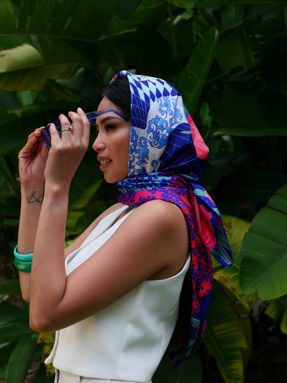 Luxury Chinoserie Silk Scarf - Premium 100% Mulberry Silk Fashion Accessory for Women - Perfect for Elegant Occasions, Weddings & Gift Giving