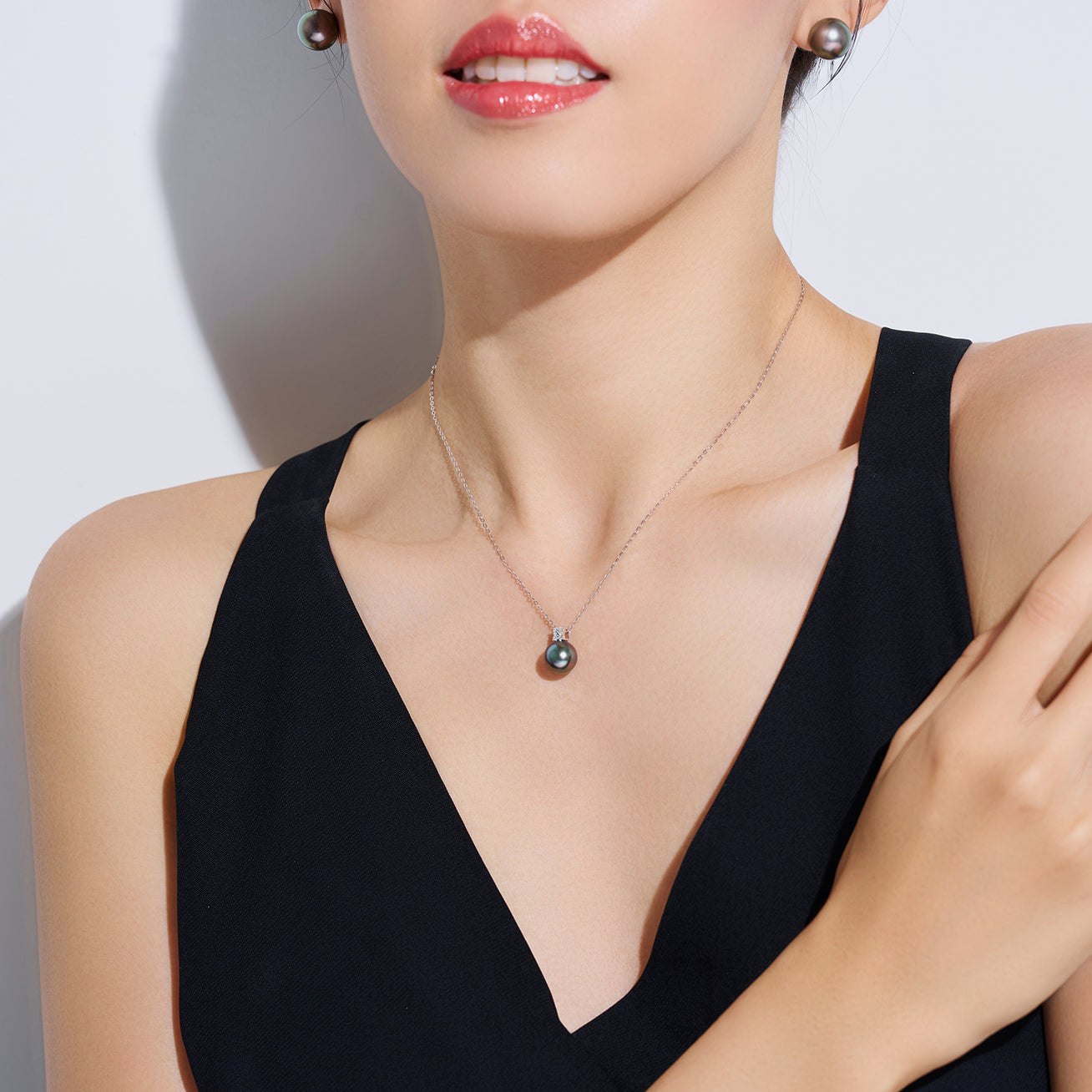 18K Solid Gold Tahitian Pearl Necklace - Genuine Saltwater Cultured Pearl Jewelry for Women - Perfect for Weddings, Parties & Special Occasions