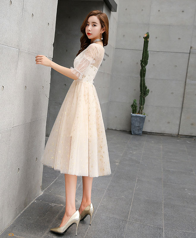 Elegant Champagne Tulle Short Prom Dress & Homecoming Dress - Perfect for Dances, Parties & Special Occasions