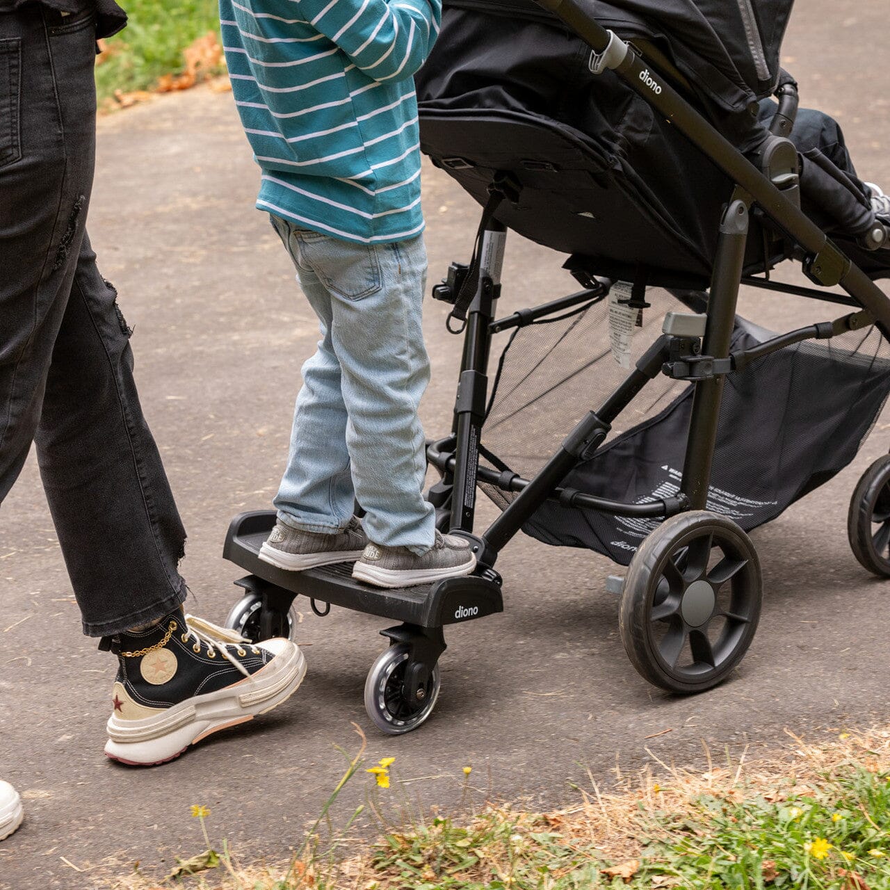 Diono Hop 'n Roll Universal Stroller Board for Kids - Ride-On Standing Platform for Toddlers & Siblings - Compatible with Most Strollers - Perfect for Shopping, Travel & Outdoor Adventures