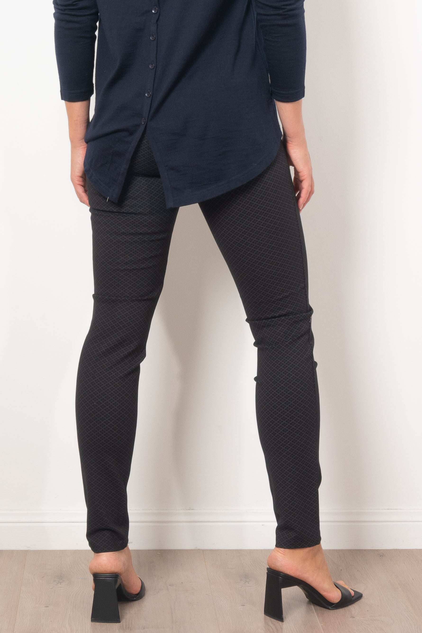 Vassalli Women's Skinny Leg Printed Ponte Mosaic Pants - Stylish & Comfortable for Work, Office & Casual Wear