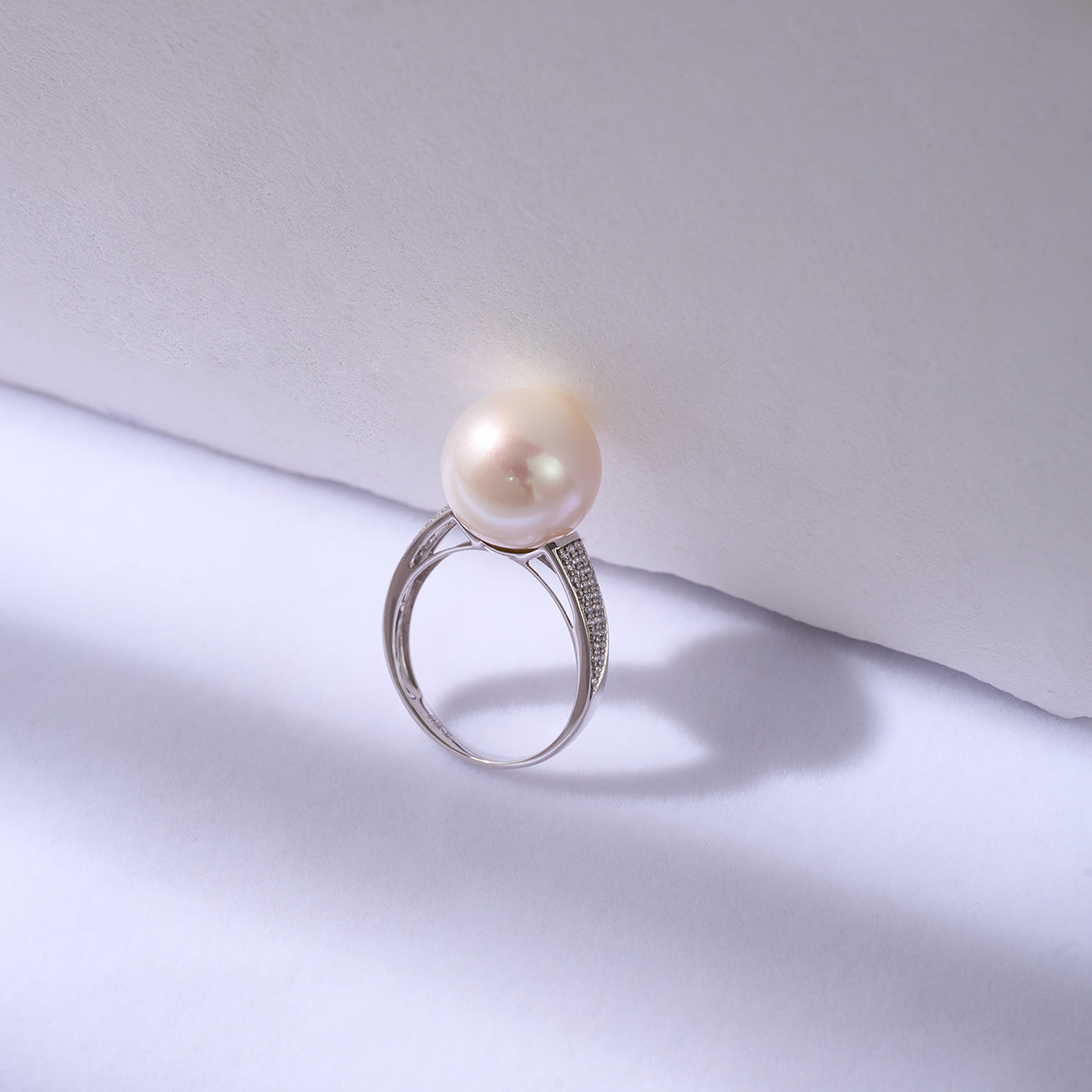 18K Gold Edison Pearl Ring KR00108 - Elegant Pearl Jewelry for Women, Perfect for Weddings, Anniversaries & Special Occasions