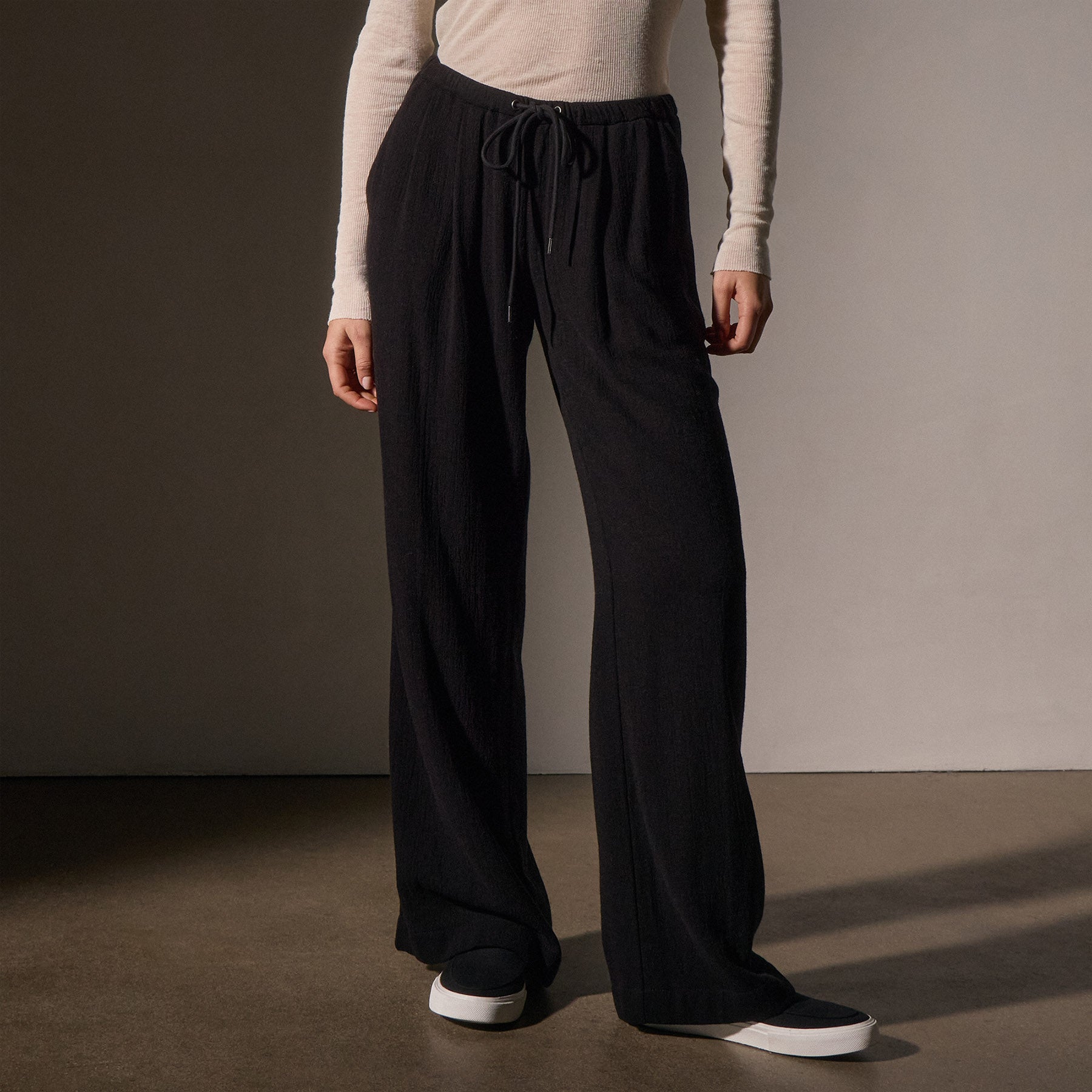 Stylish Pleated Wool Blend Pants for Men & Women - Classic Black Office & Casual Wear - Perfect for Work, Business Meetings & Everyday Outfits