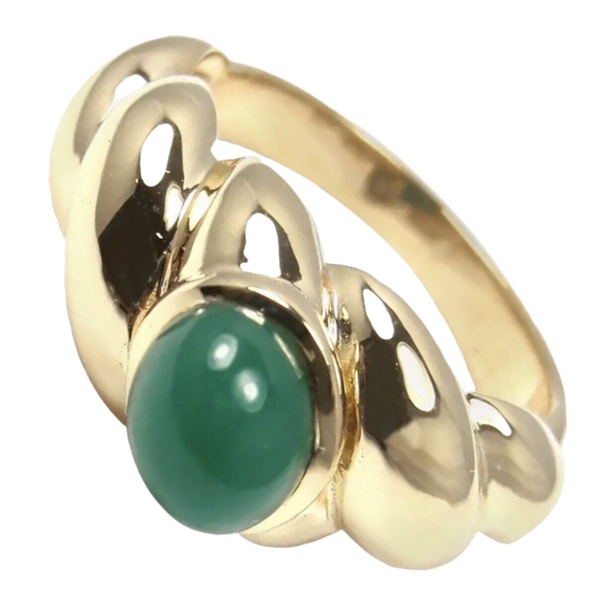Authentic Van Cleef & Arpels 18k Yellow Gold Green Chalcedony Ring - Vintage Luxury Jewelry for Women, Perfect for Weddings, Anniversaries & Special Occasions