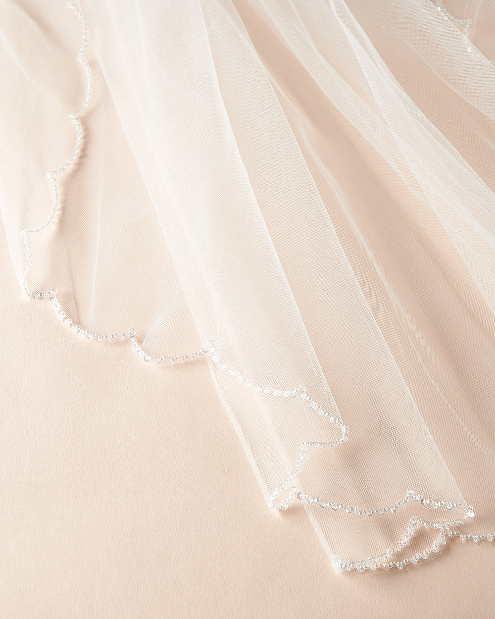 Kelly Scalloped Edge Veil - Elegant Lace Wedding Veil for Brides | Perfect for Church Ceremonies, Outdoor Weddings & Photoshoots