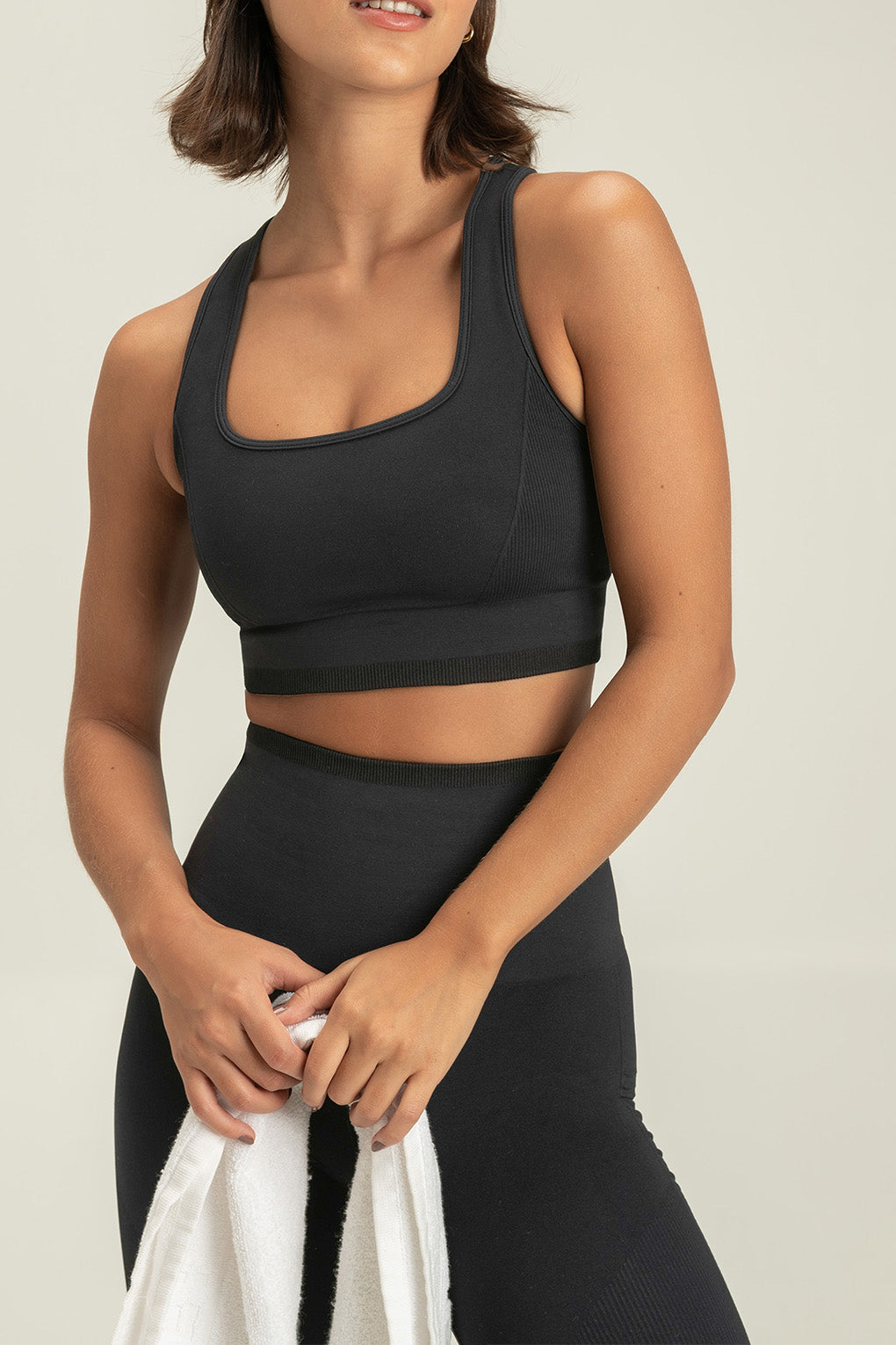 Seamless Contour Sports Bra for Women - High Support Workout Top for Running, Yoga & Gym - Breathable Comfort for Active Lifestyles