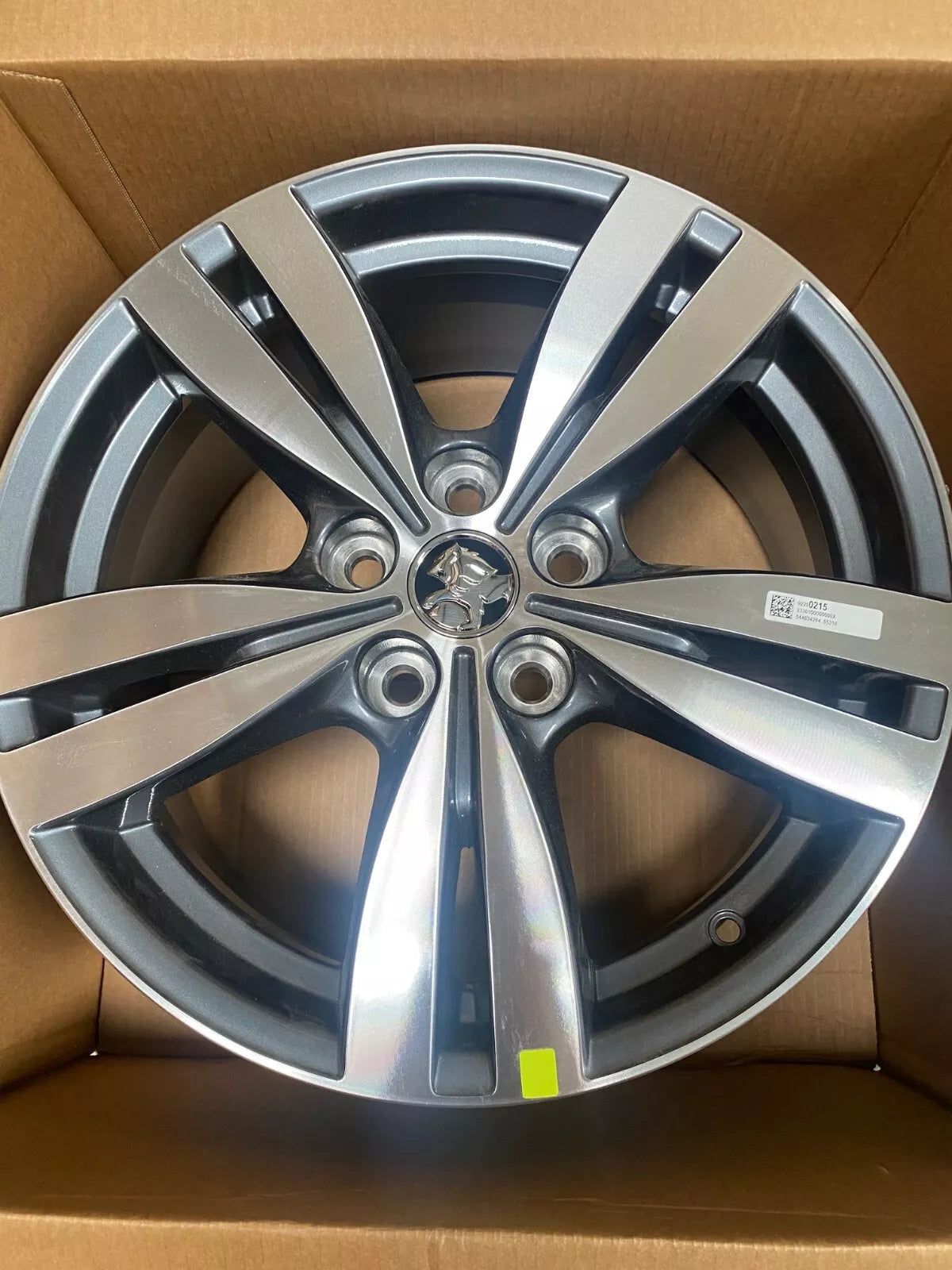 Genuine Holden VF S1 SS SV6 2013-2014 Alloy Wheel & Cap Replacement - Perfect for Car Upgrades, Restoration, and Performance Enhancement