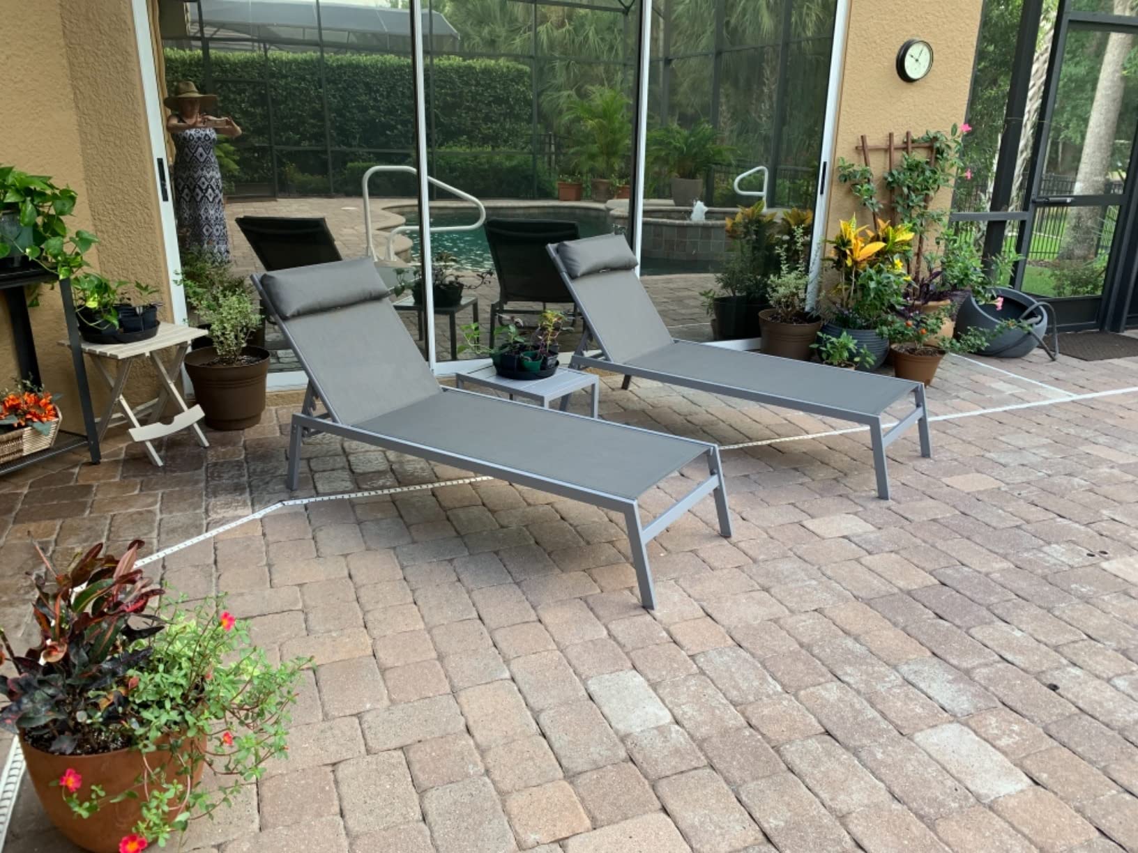 **DOMI Patio Chaise Lounge Set – Adjustable Aluminum Pool Lounge Chairs with Textilene Fabric, Headrest & Side Table – 5-Position Reclining for Sunbathing, Outdoor Relaxation by Pool, Beach, or Garden (Grey)**