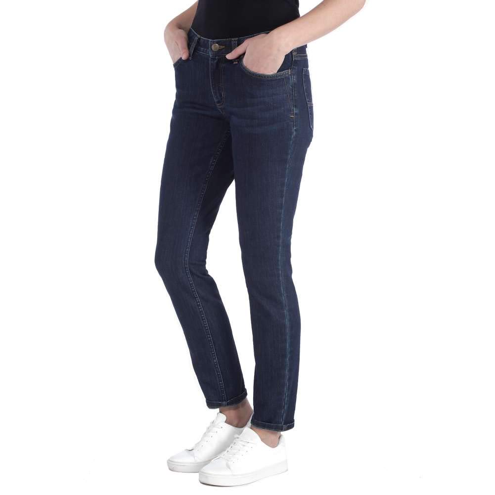 Carhartt Women's Rugged Flex Slim Fit Jeans - Durable Work Pants for Construction, Farming & Outdoor Activities | Stretch Denim Comfort for All-Day Wear