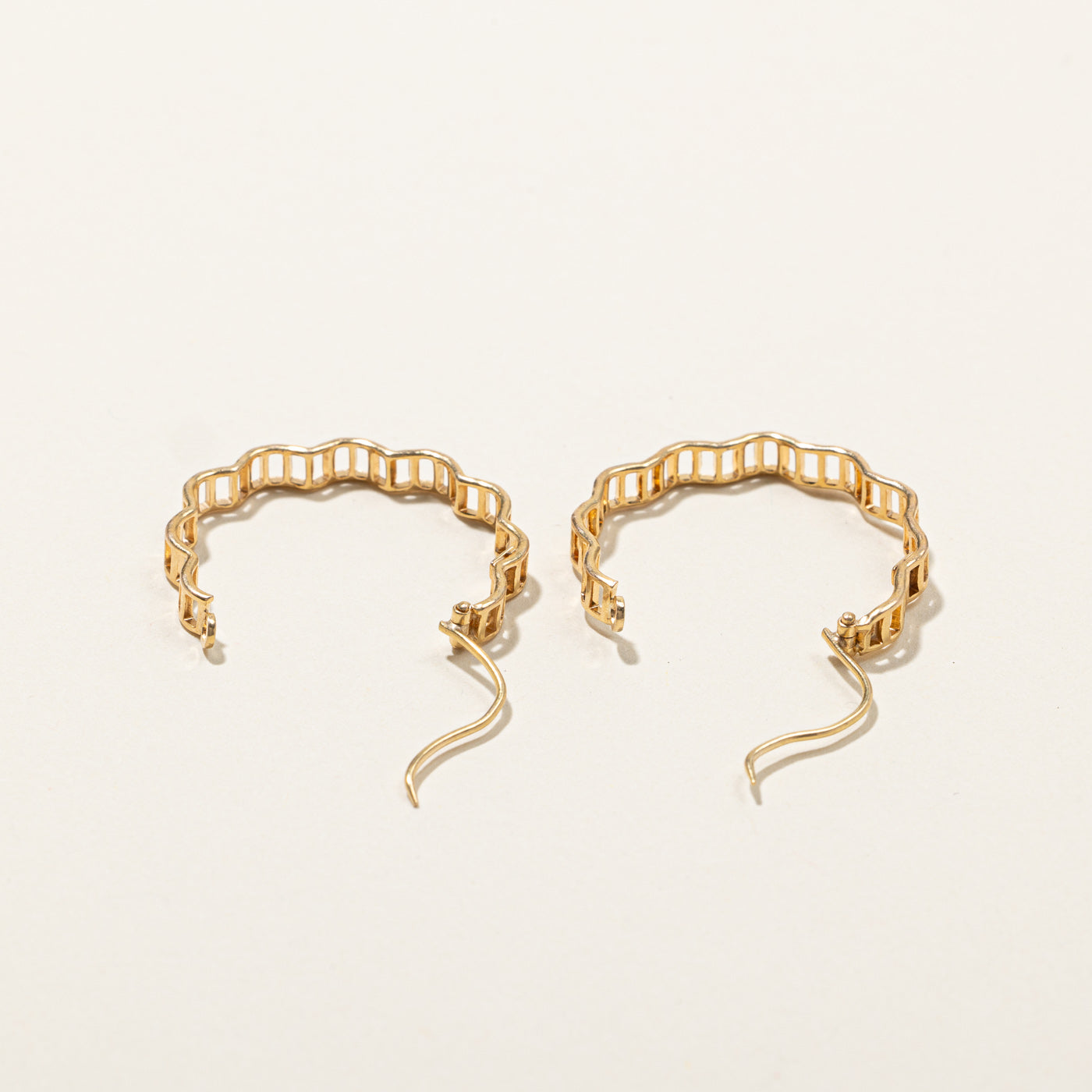 Textured Hoop Earrings for Women - Trendy Gold & Silver Chunky Hoops - Boho Chic Dangle Earrings for Everyday Wear & Special Occasions