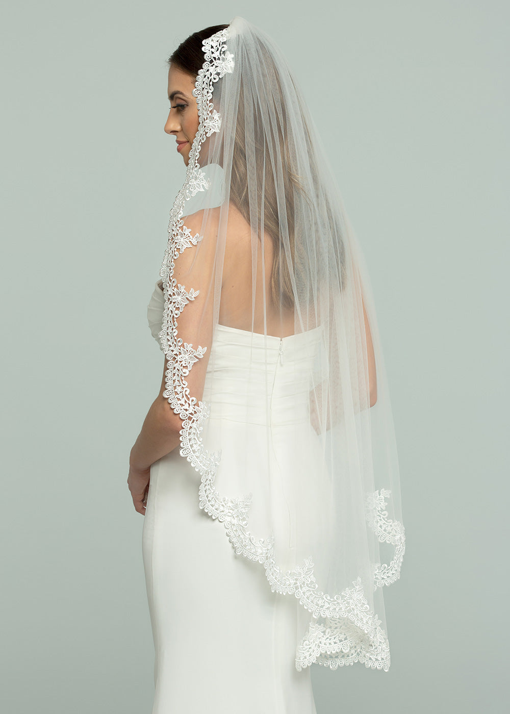 Elegant V1004 Fingertip Veil with Scallop Lace Trim - Perfect for Weddings, Bridal Showers & Special Occasions
