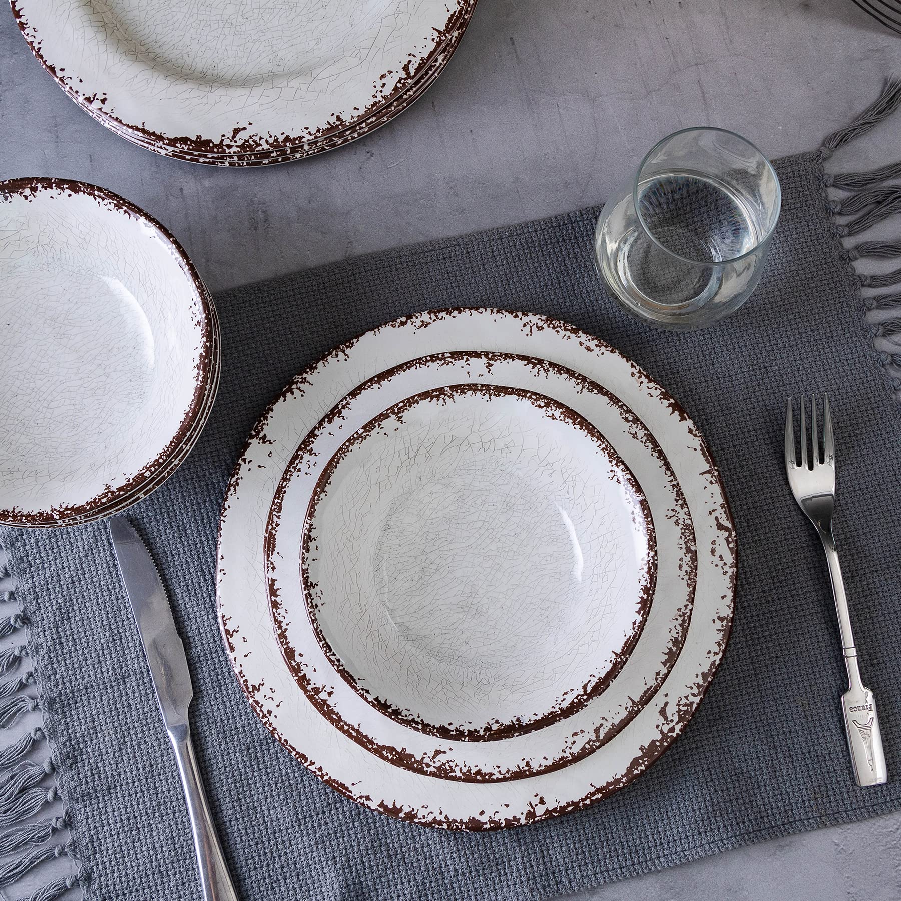 6-Piece White Melamine Dinner Plates - 11