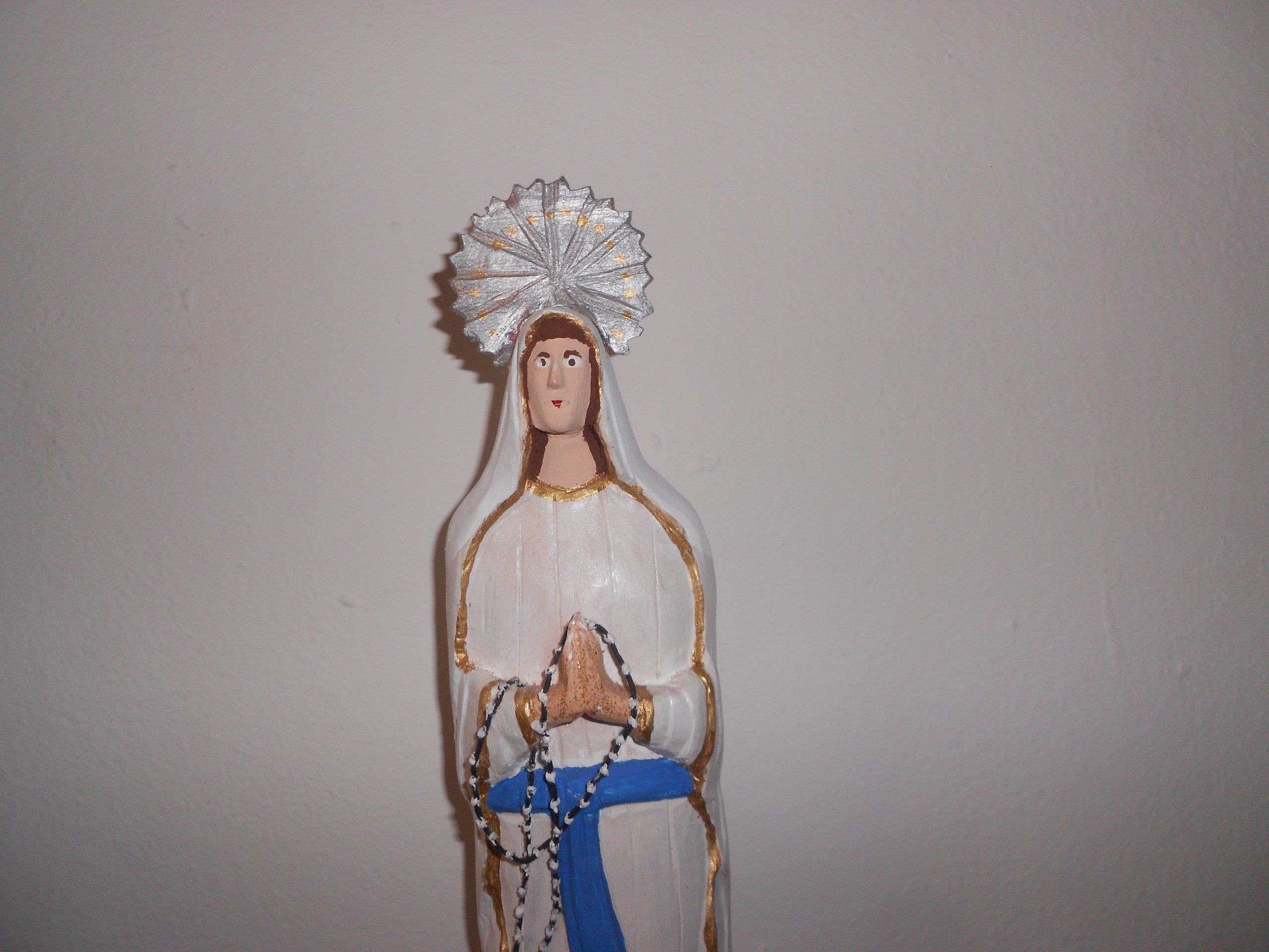 Handcrafted Polart Wood Carved Statue - Virgin Mary and Baby Jesus Figurine for Home Altar, Nativity Scene, and Catholic Decor