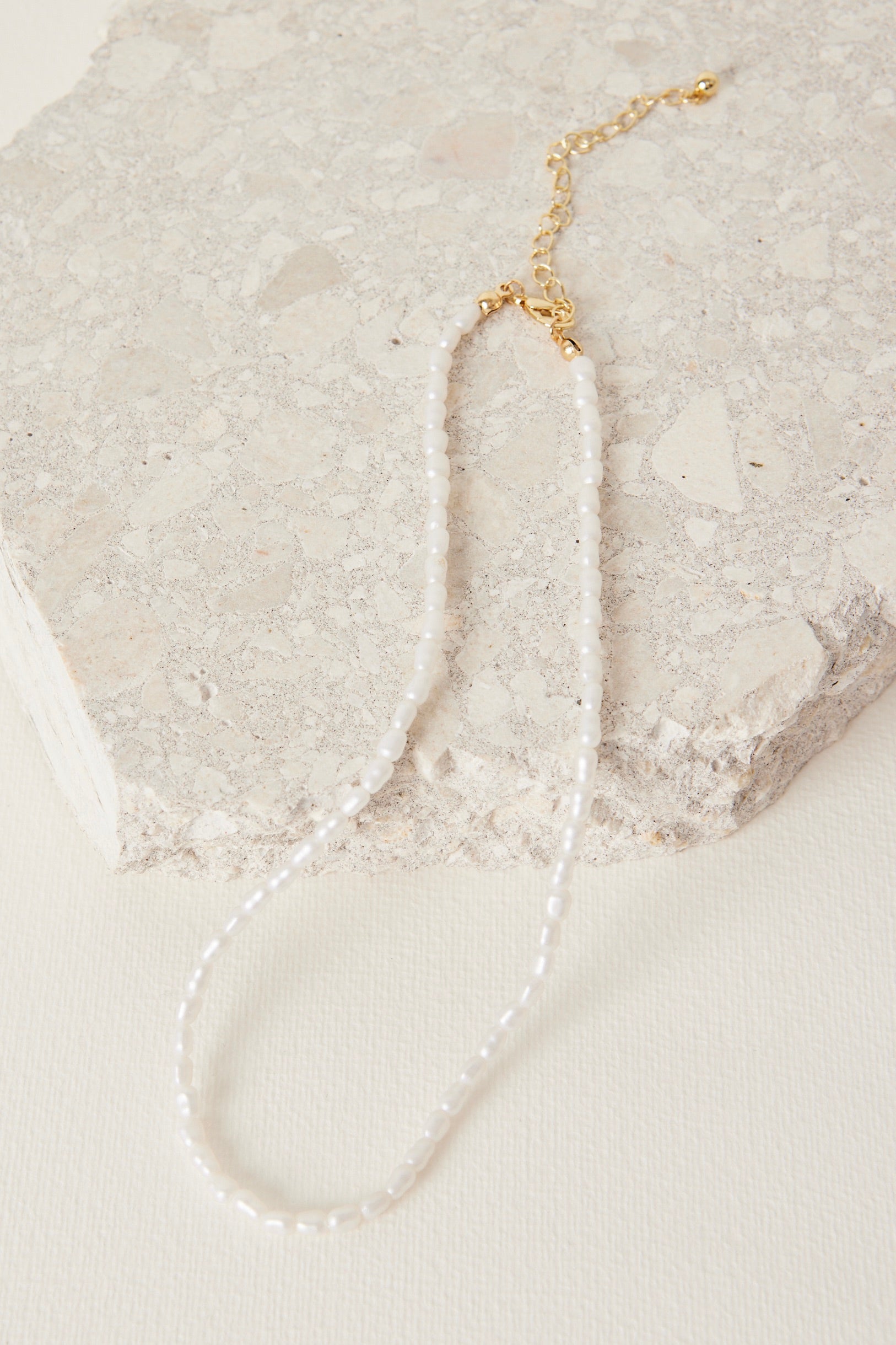 Elegant Classic Pearl Beaded Necklace for Women - Timeless Jewelry Gift for Weddings, Parties & Special Occasions