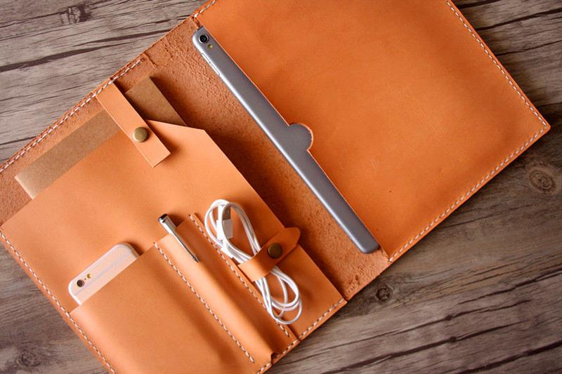Personalized Leather Sleeve Case for MacBook Pro 13 inch - Premium Protection with Custom Name | Perfect for Work, Travel & Daily Commute