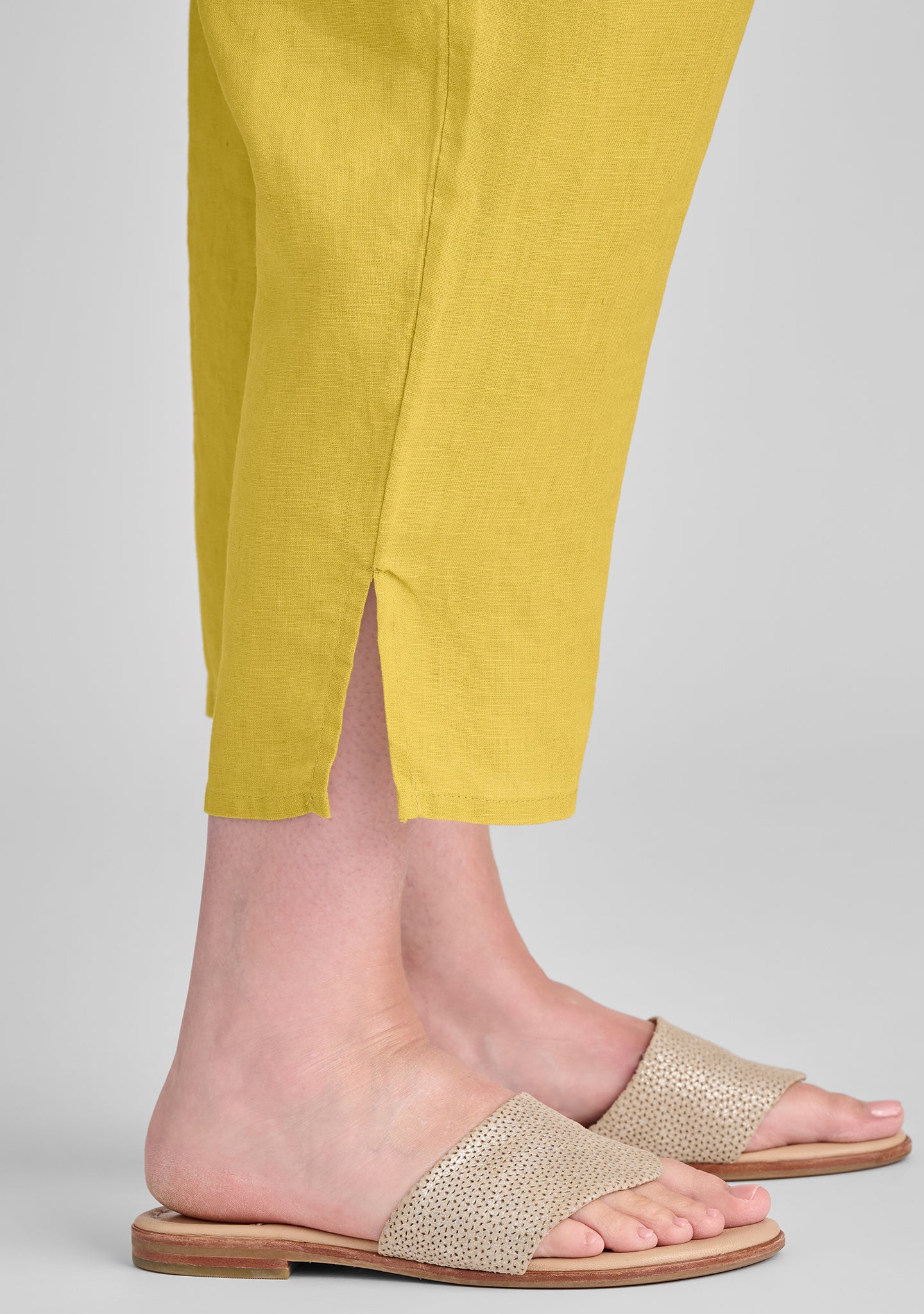 Stylish Tapered Linen Pants for Women - Comfortable & Breathable Summer Casual Pants for Work, Travel & Everyday Wear