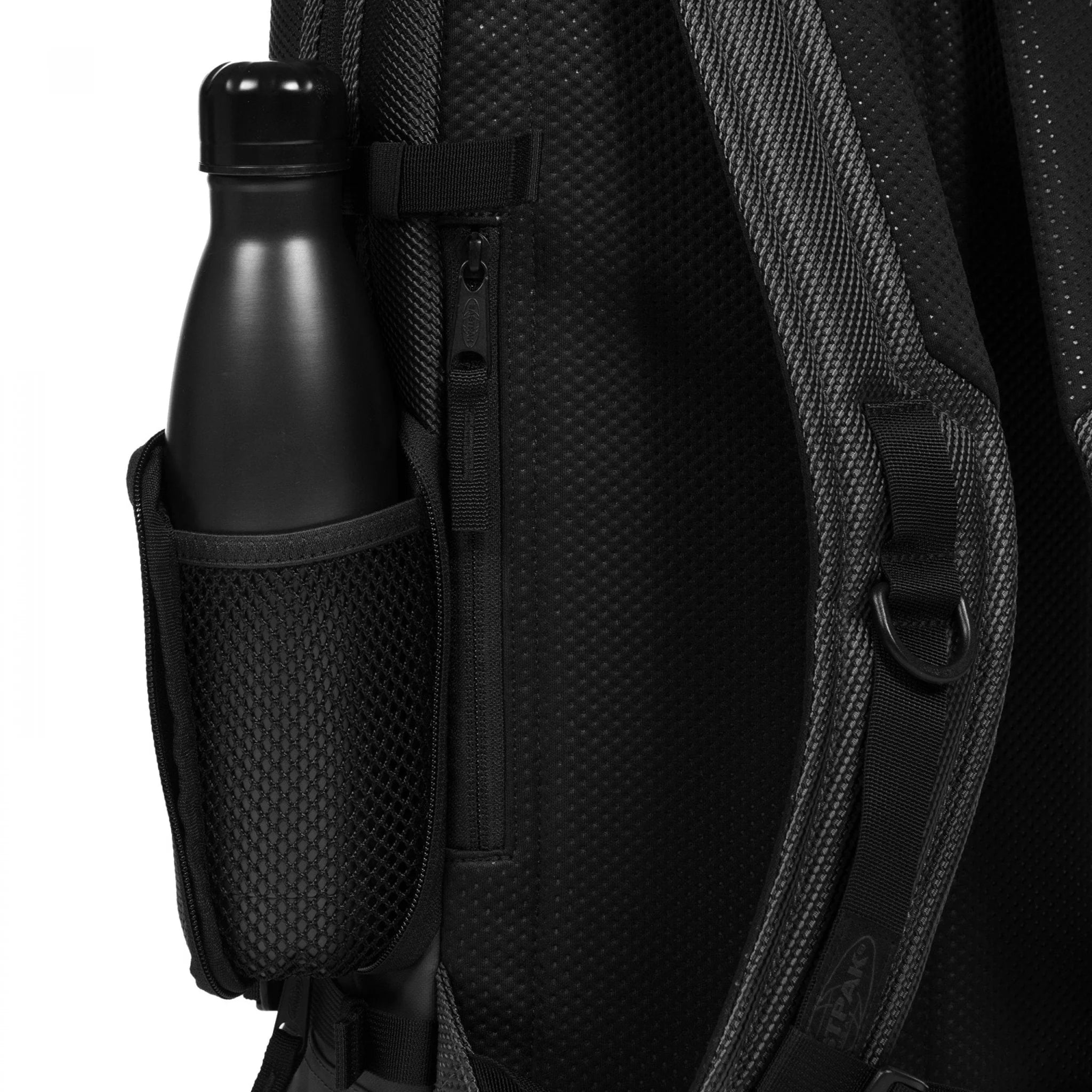 Eastpak Tecum M CNNCT Backpack - Stylish & Durable Laptop Backpack for Work, School & Travel - Water-Resistant Coat Protection for Commuters & Students