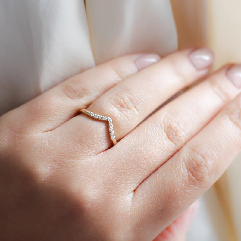 Diamond Point Band Ring - Elegant & Durable Jewelry for Women | Perfect for Weddings, Anniversaries & Special Occasions