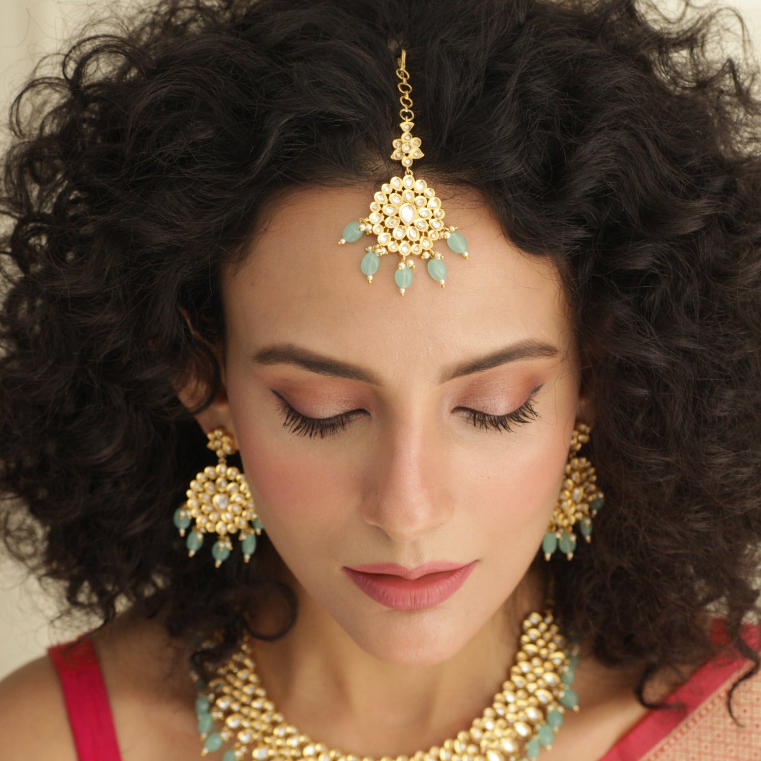 Yovana Kundan Maang Tikka - Exquisite Indian Bridal Hair Jewelry for Weddings & Festivals | Perfect for Bridal Accessories, Cultural Events & Traditional Celebrations