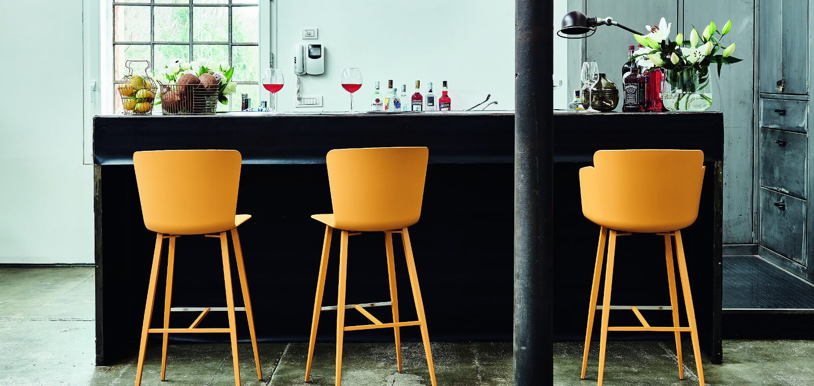 Midj Calla M PP Stool with Arms - Modern Plastic Chair for Indoor & Outdoor Use - Perfect for Dining, Patio, Garden, and Office Seating