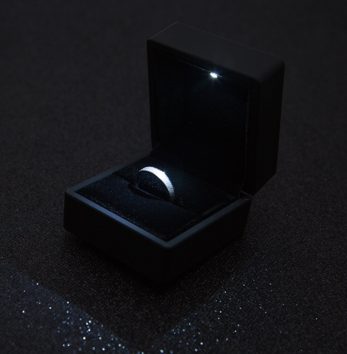 Luxury Black Square LED Ring Box for Engagement Wedding Proposal - Elegant Jewelry Display Organizer Gift Box for Romantic Moments & Special Occasions