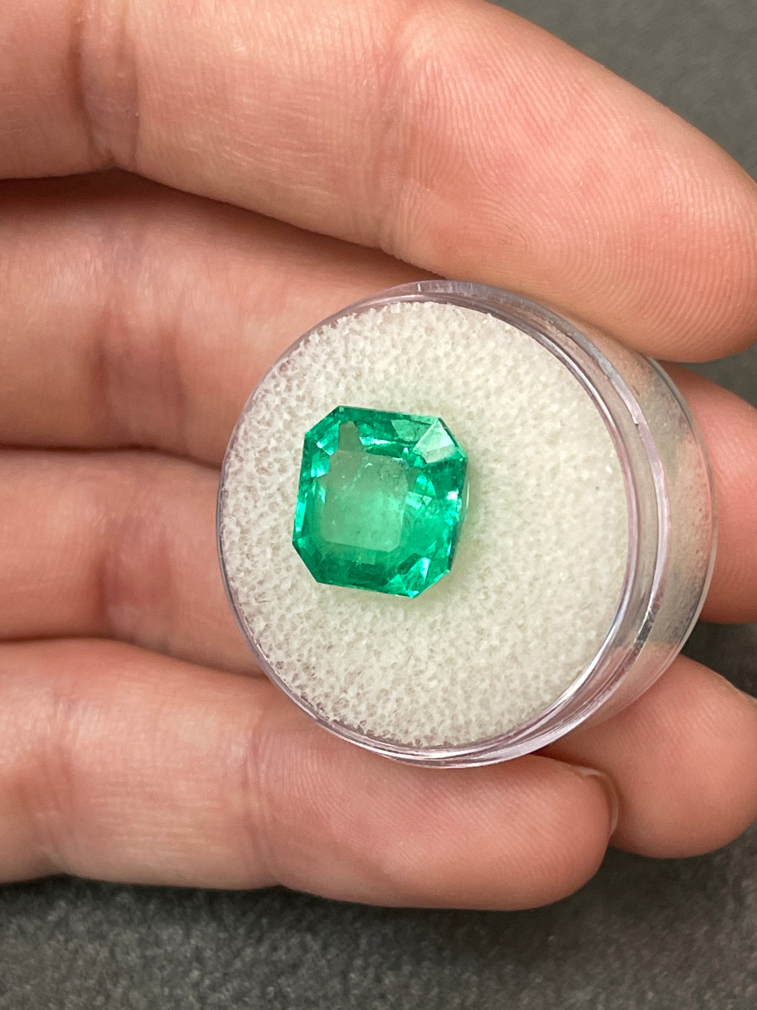 6.40 Carat 11x11mm Vivid Muzo Green Natural Loose Colombian Emerald Asscher Cut Gemstone for Jewelry Making, Engagement Rings & Luxury Gifts