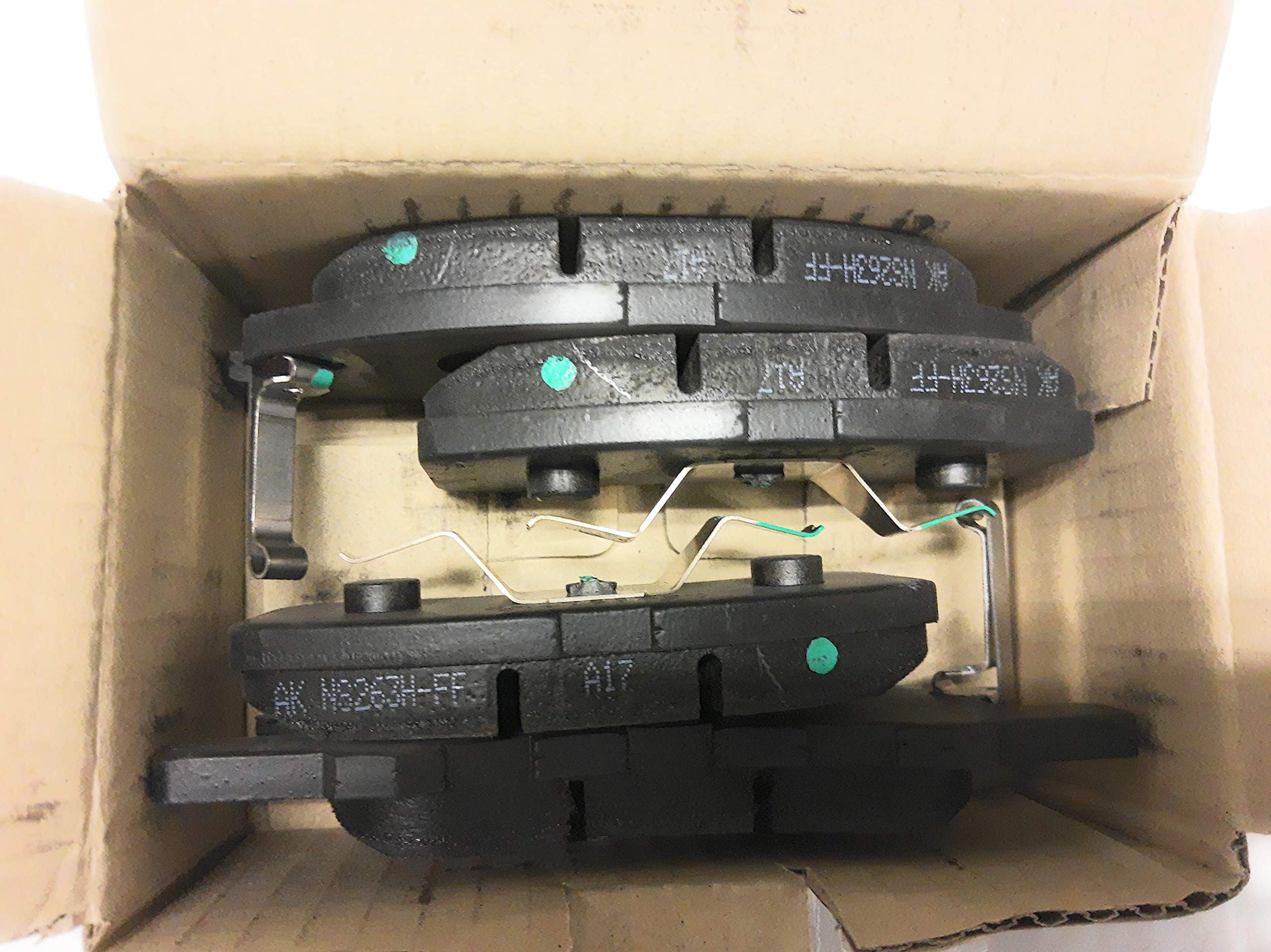 Mitsubishi 4605B005 Premium Disc Brake Pads - High Performance Brake Pads for Mitsubishi Vehicles - Perfect for City Driving & Highway Commuting