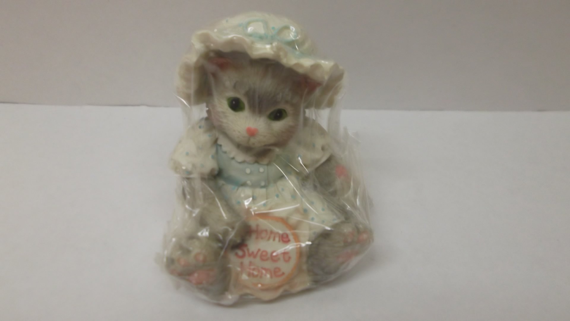 Calico Kittens 1993 Home Sweet Home 624705 - Vintage Collectible Figurine for Home Decor & Gift Giving