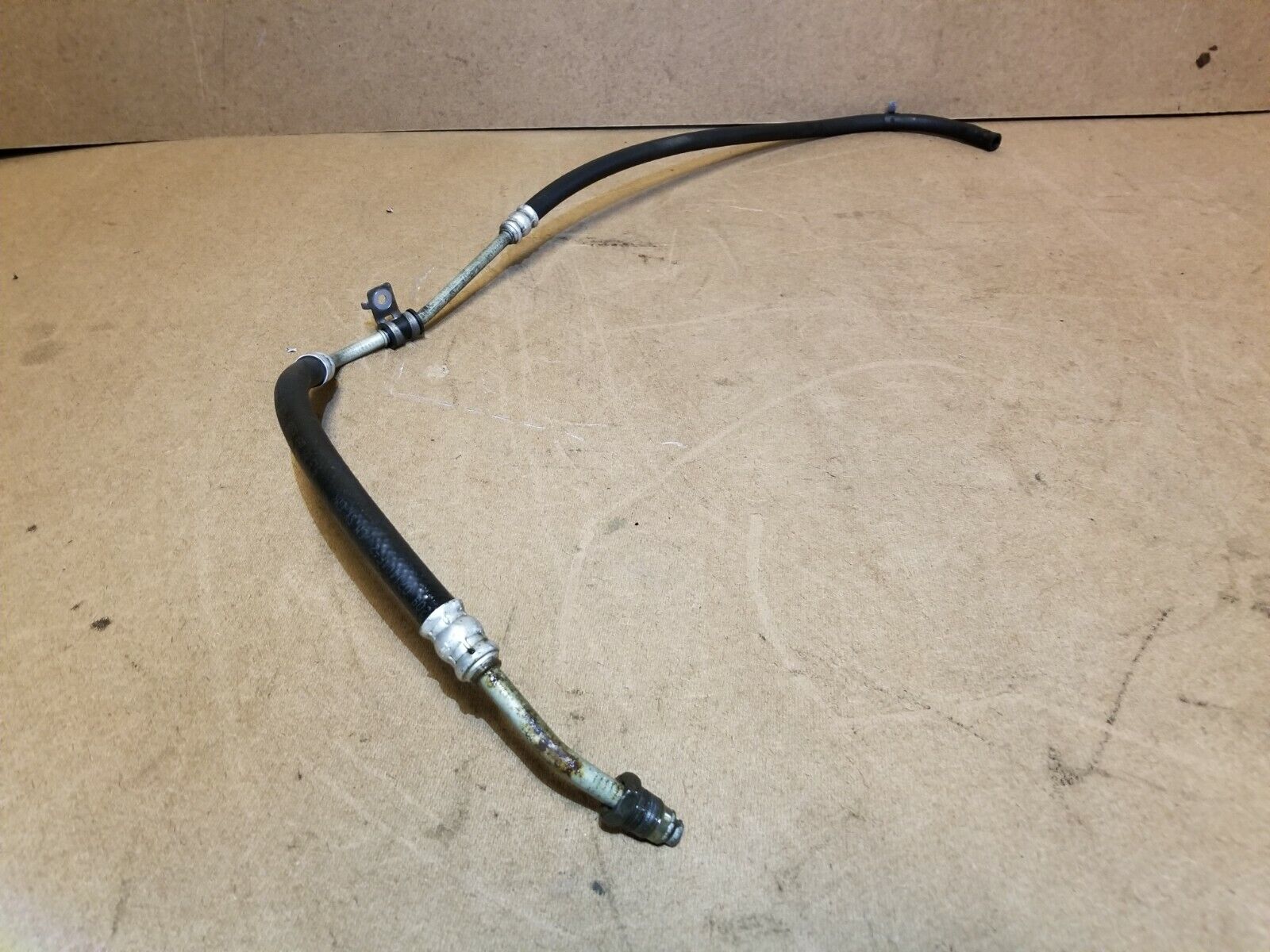 2005-2007 Dodge Magnum Power Steering High Pressure Hose Pipe - OEM Replacement Part for Smooth Steering Performance - Perfect for Car Repairs & Maintenance