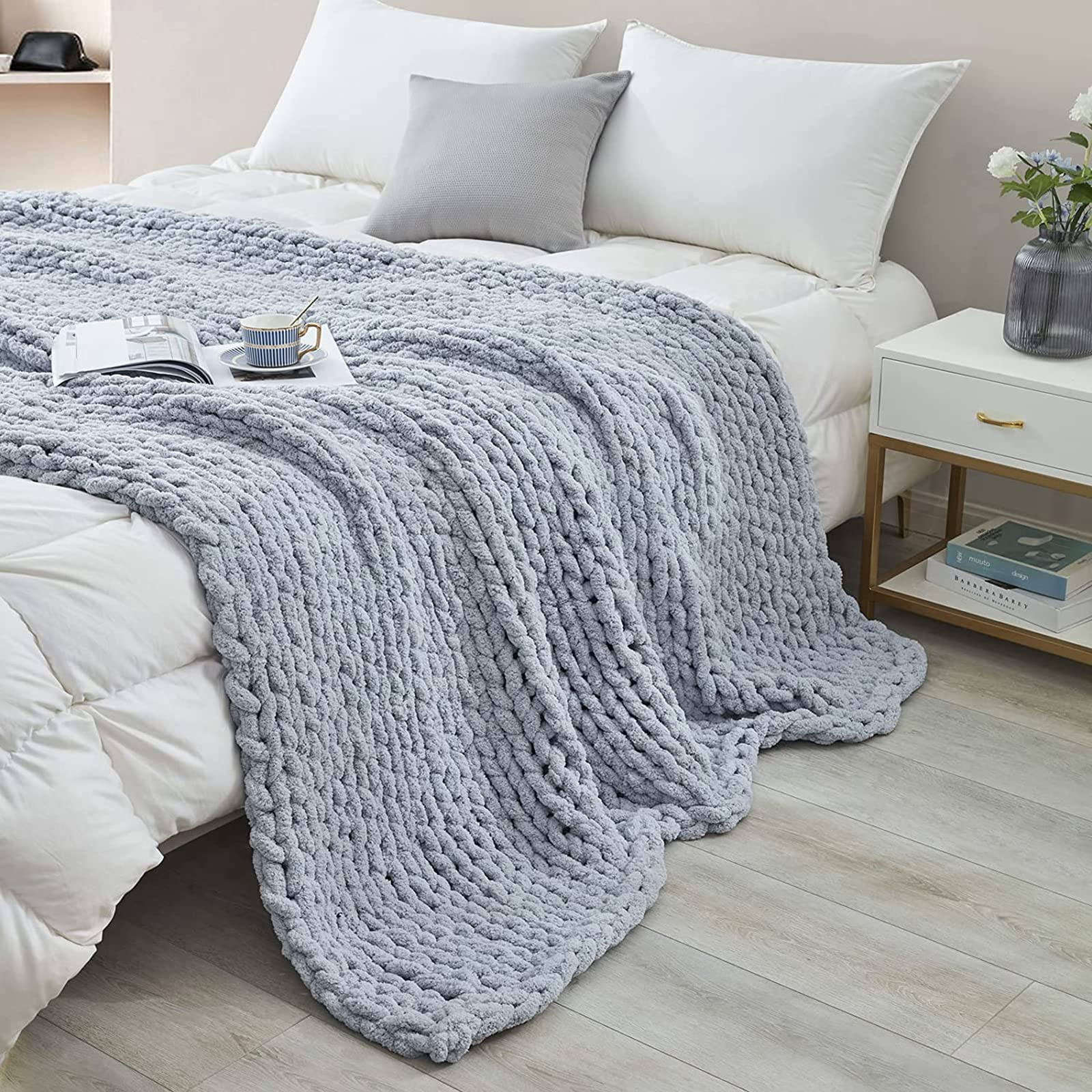 XYXH Super Chunky Knit Blanket - Extra Soft Chenille Weighted Throw for Couch, Bed & Sofa - Grey Oversized Knitted Blanket 50x60 inches (127x152cm) - Perfect for Cozy Nights, Winter Warmth & Home Decor