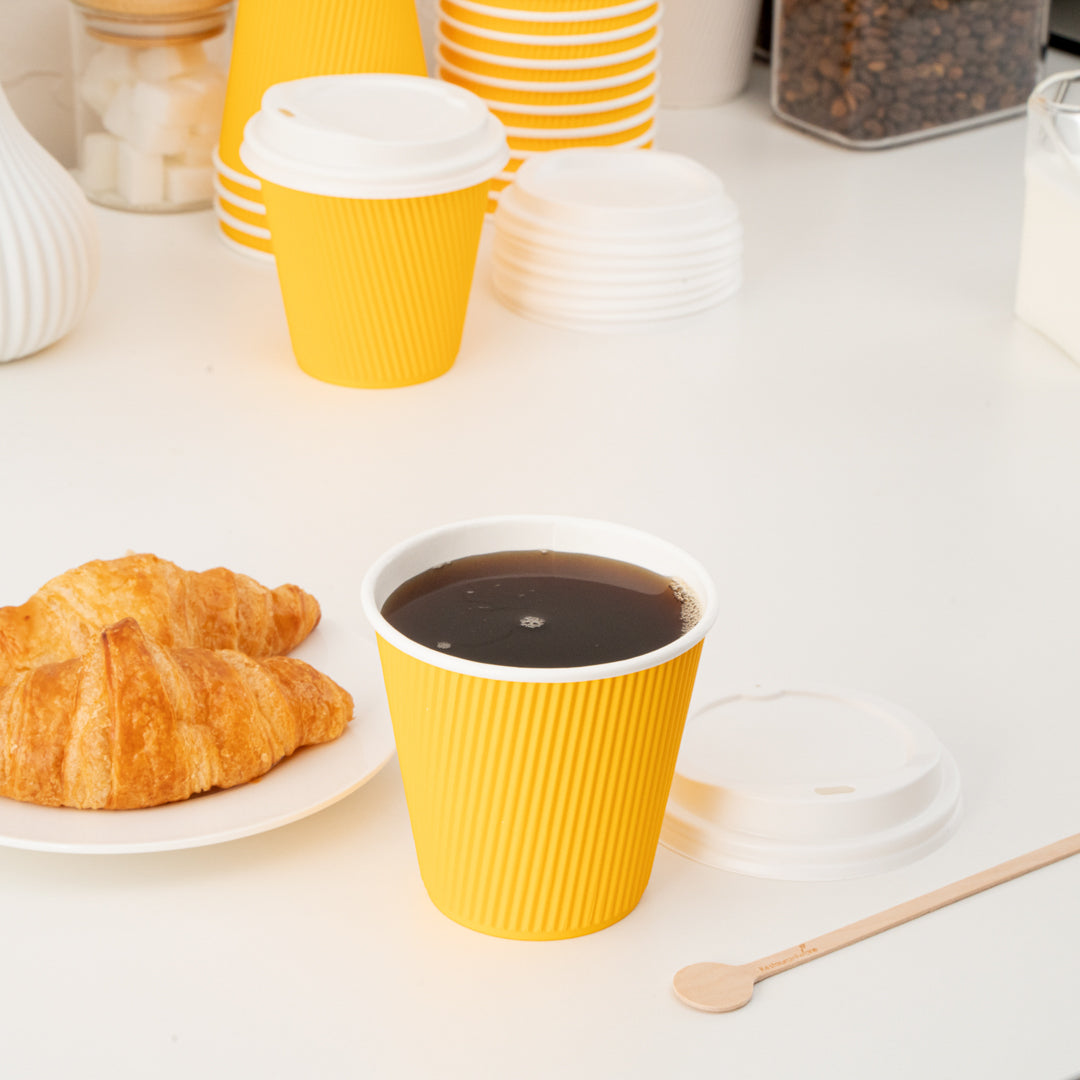 8 oz Yellow Paper Ripple Wall Coffee Cups with White Lids - 20 Count Box (3.5