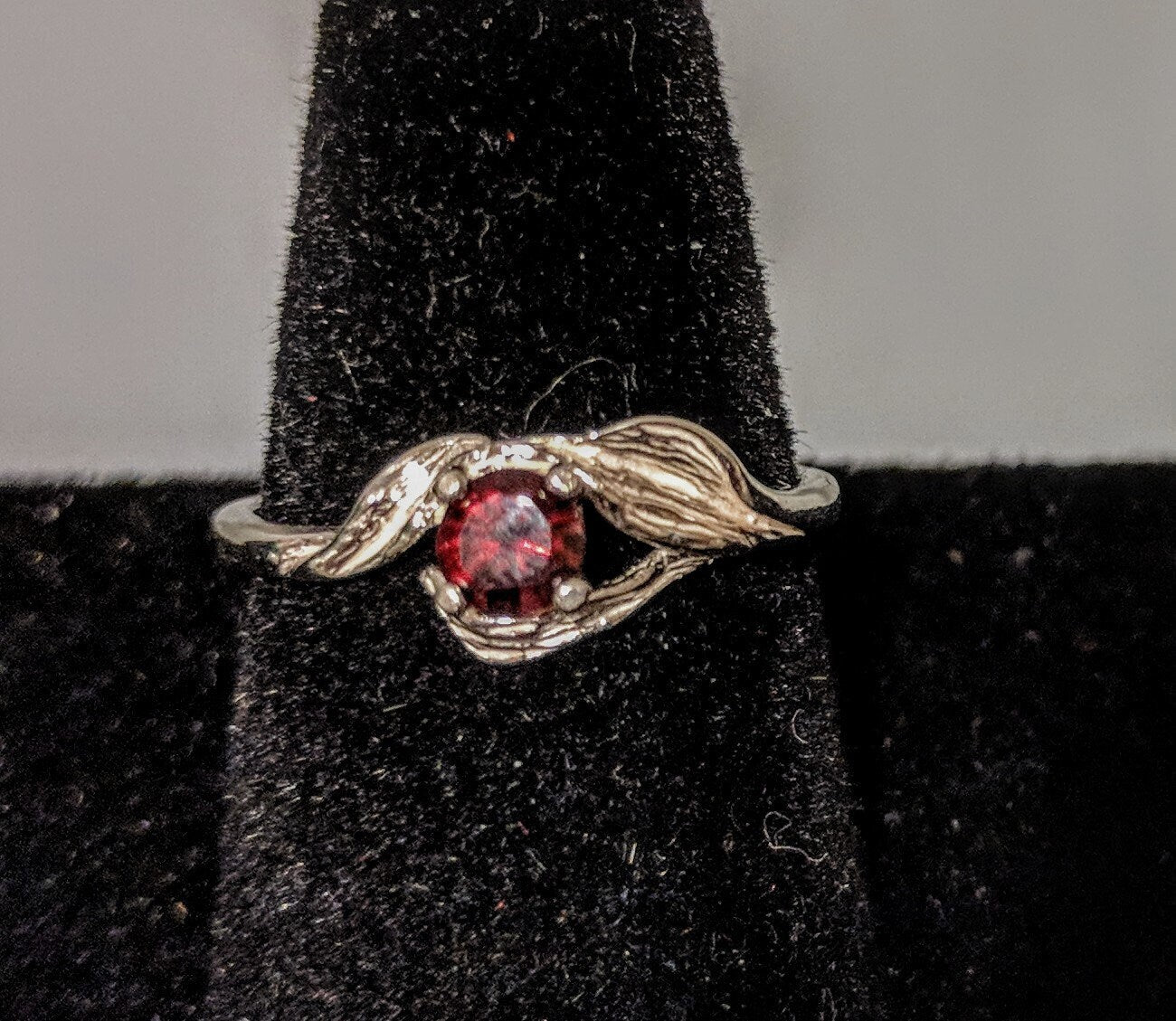 Natural Gemstone Flower & Leaf Ring - 4mm Round Garnet, Amethyst, Citrine, blue topaz or peridot in Sterling Silver (Size 7) - Perfect for Weddings, Anniversaries & Everyday Elegance