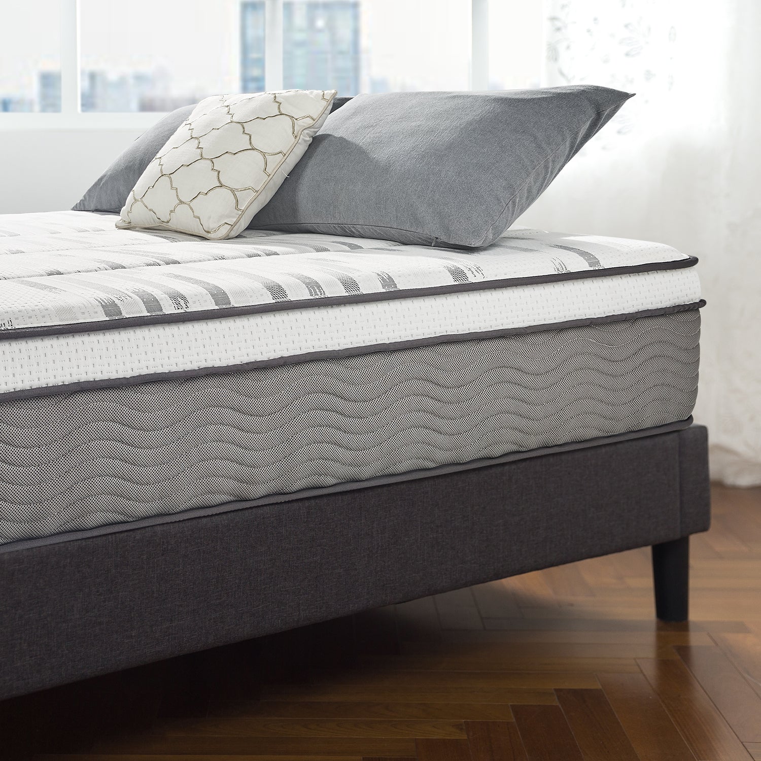 Zinus 13 Inch iCoil Hybrid Memory Foam & Spring Mattress - Medium Firm Support for Back Sleepers, Pressure Relief, Cool Sleep - Perfect for Guest Bedrooms, Dorms & Small Spaces